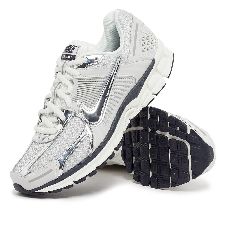 NIKE Zoom Vomero 5 