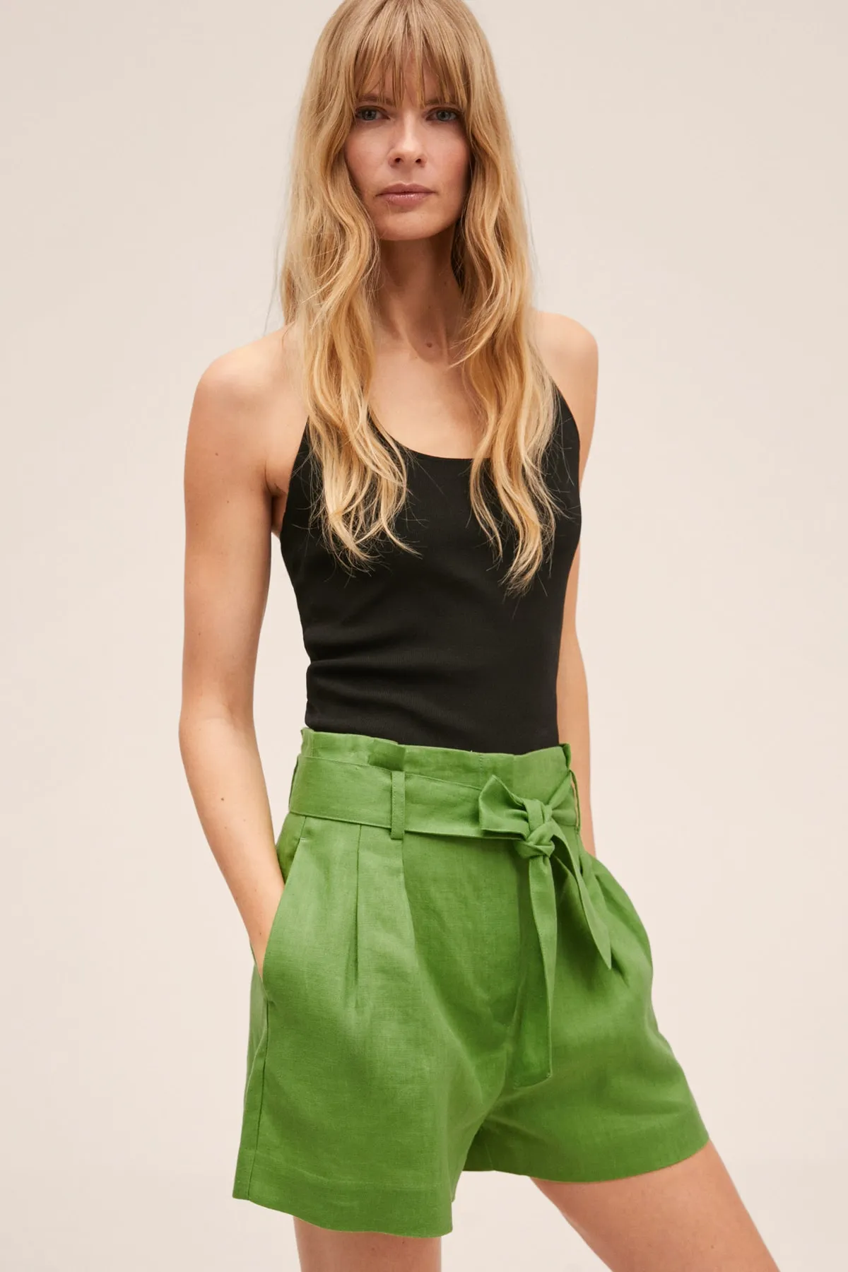 MANGO  Grüne Damen-Shorts und Bermuda 27007878