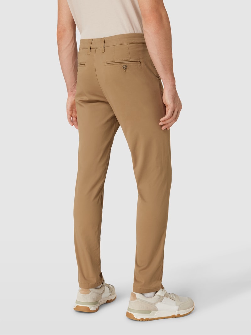 Slim Fit Chino mit seitlichen Eingrifftaschen in camel