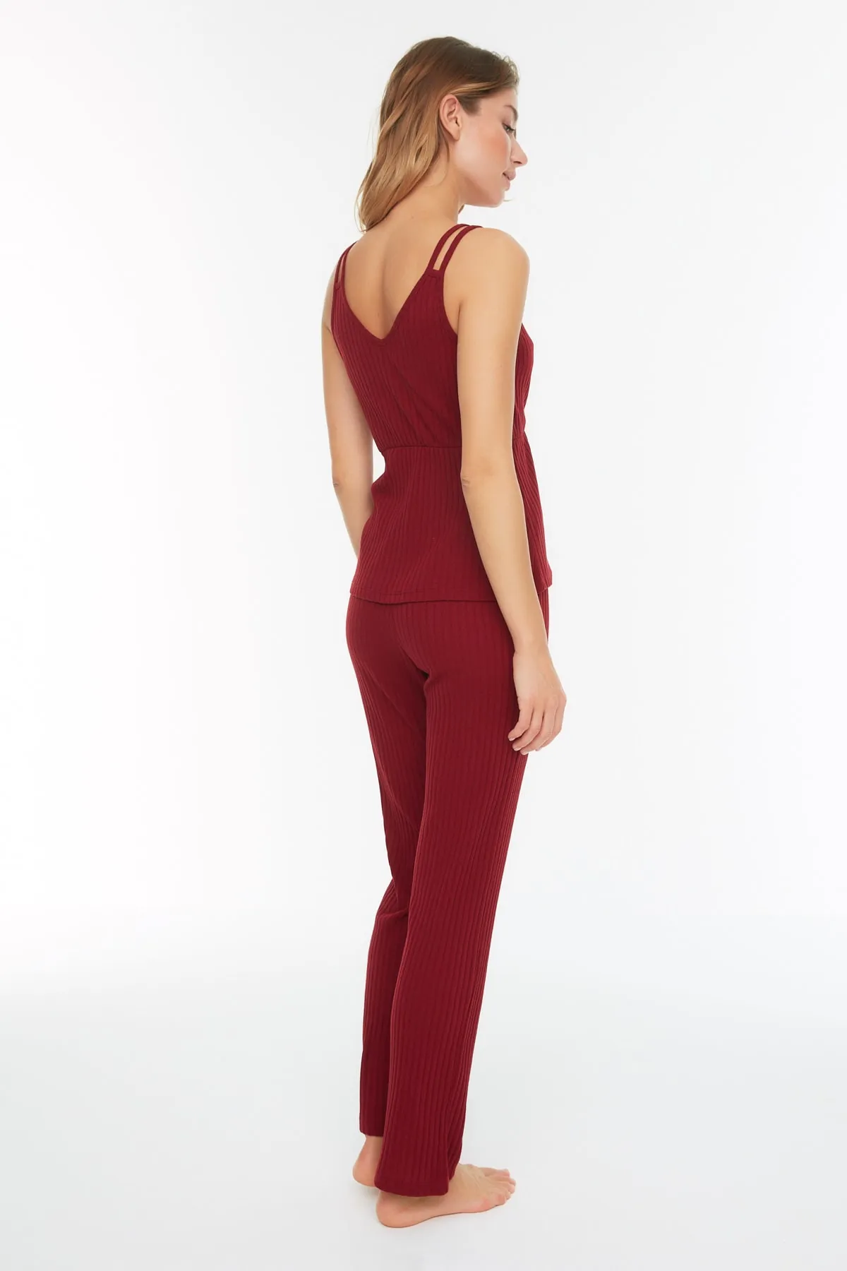 Trendyol Collection  Burgunderrotes Pyjama-Set aus geripptem Baumwollseilriemen THMSS21PT0125