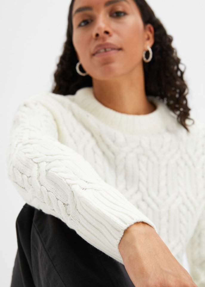 Rundhals-Pullover mit Zopfmuster