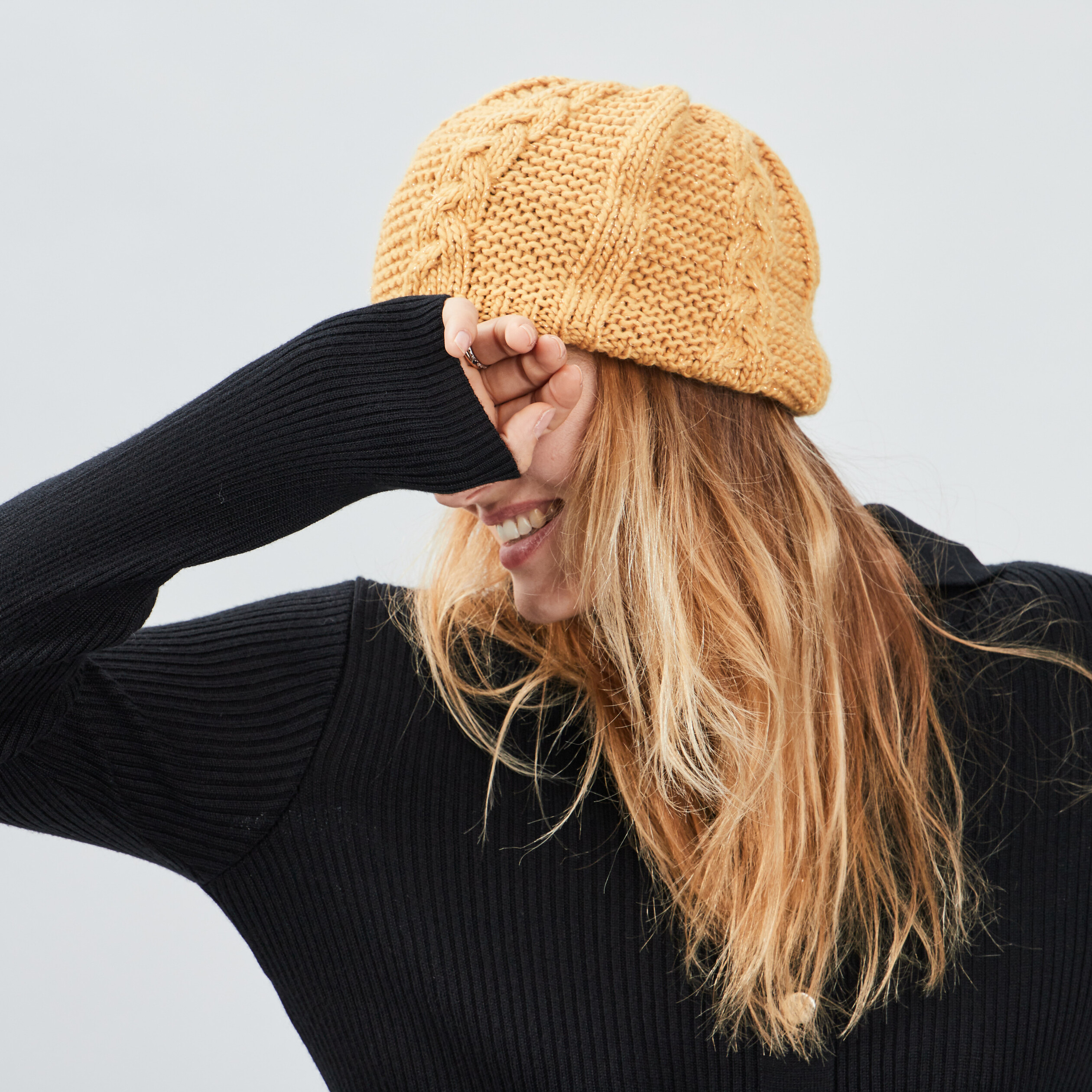 Béret tricoté avec torsades jaune moutarde femme | La Halle