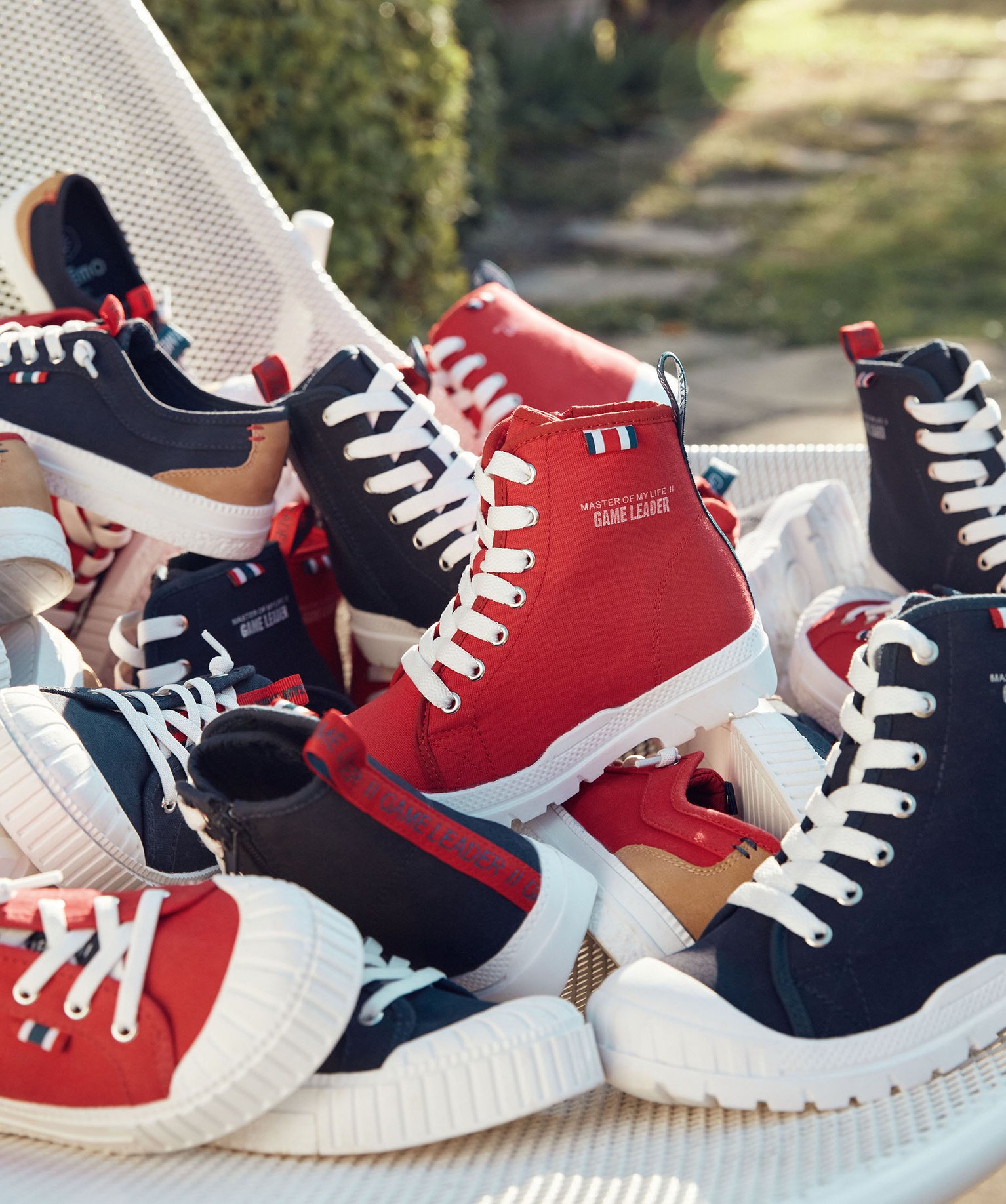 Baskets Garçon semi-montantes en toile unie rouge | GEMO