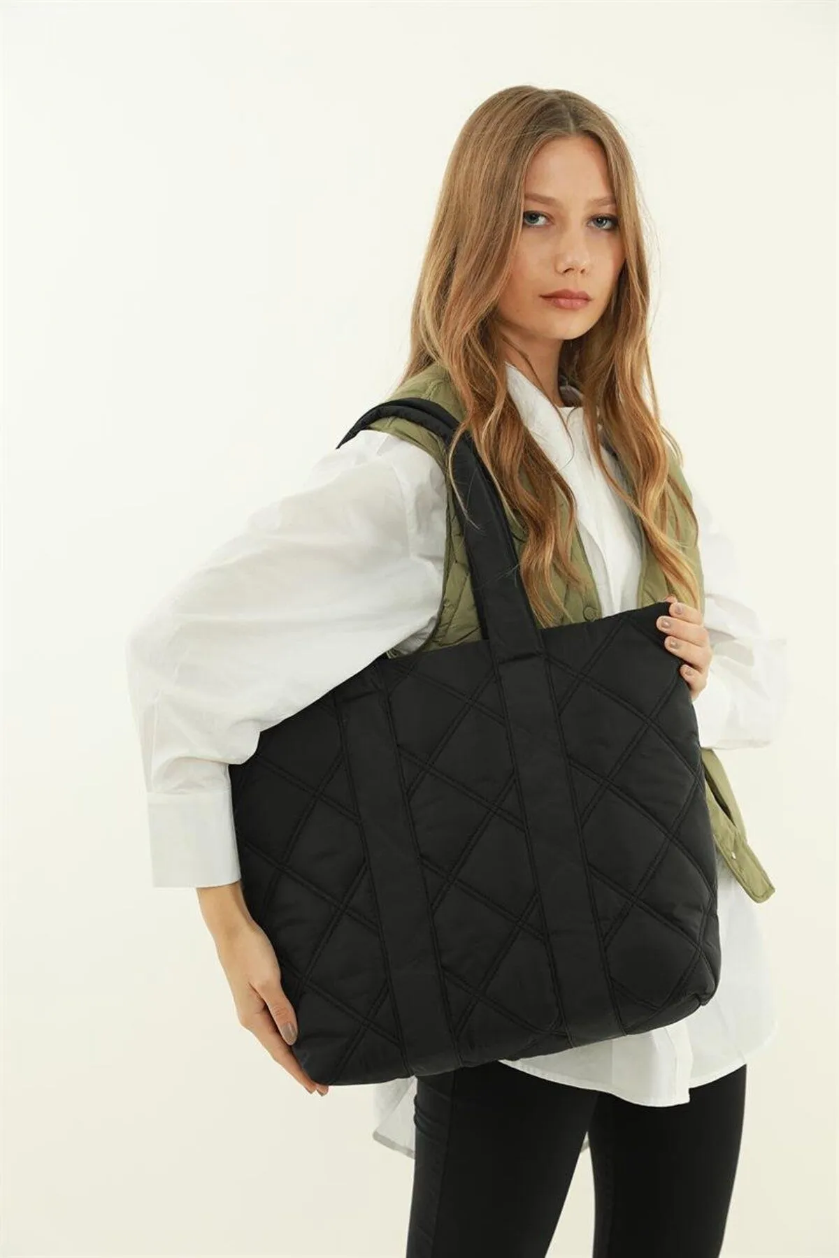 Madamra  Schwarze Pufftasche für Damen mit Steppmuster