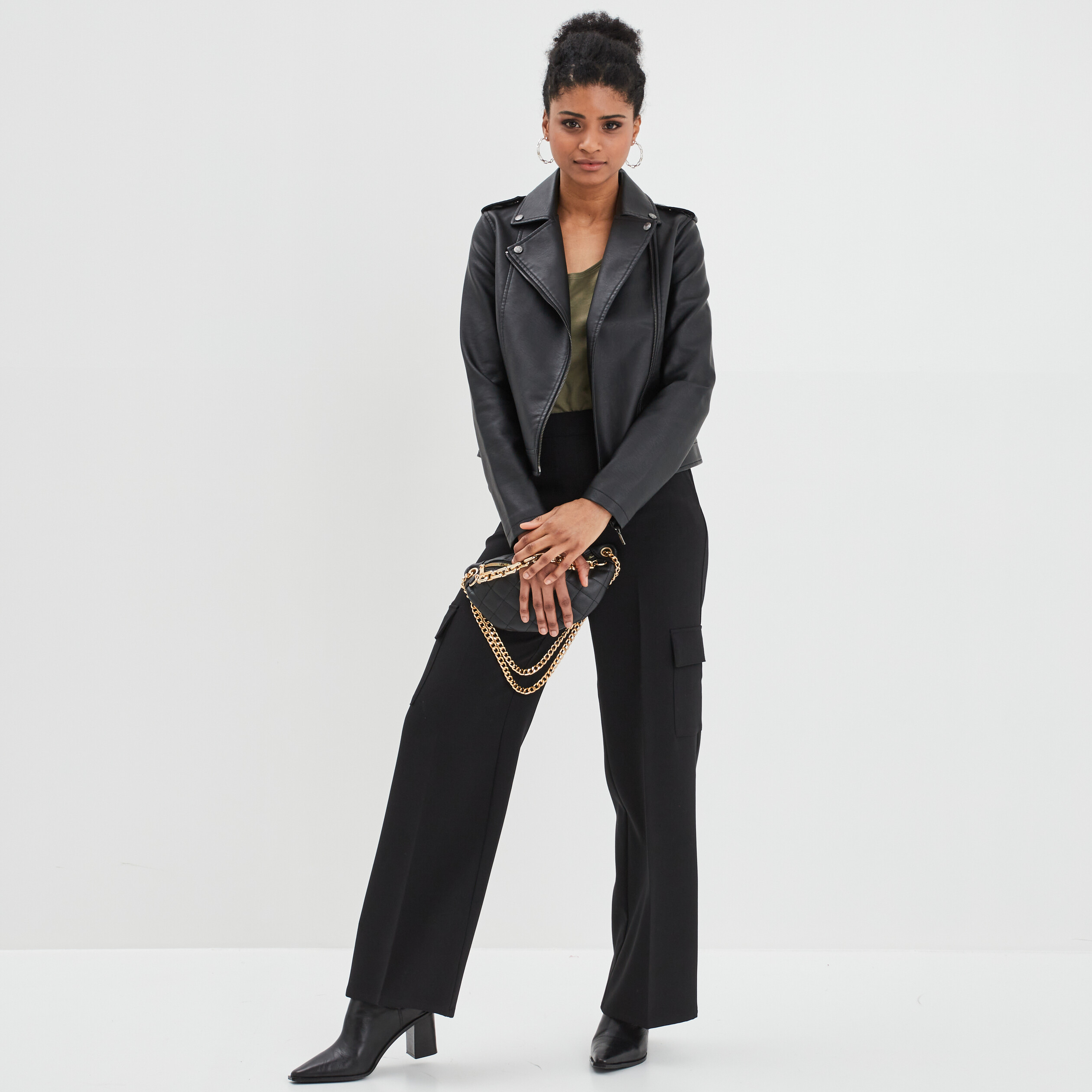 Pantalon large cargo à pinces noir femme | La Halle