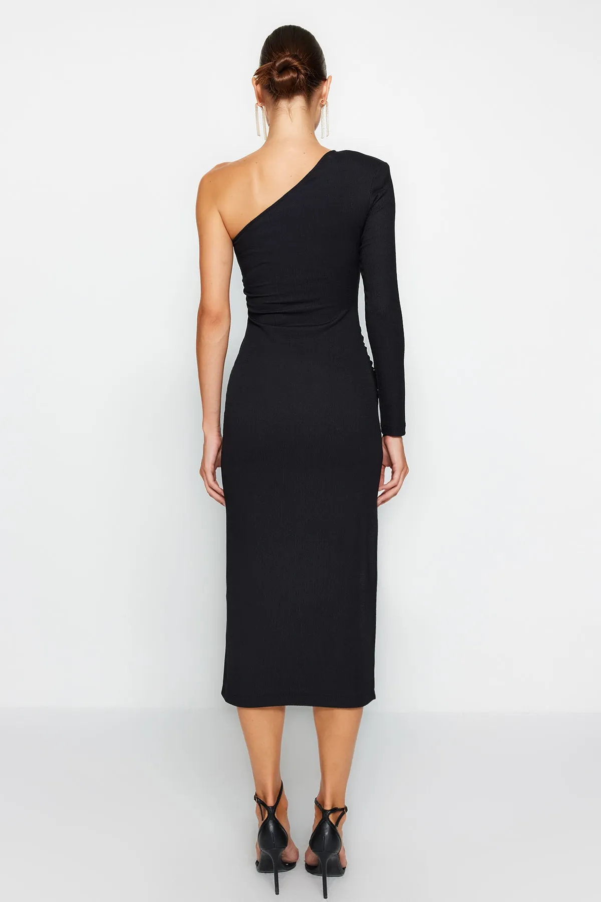 Trendyol Collection  Schwarzes, tailliertes, gestricktes, elegantes Abendkleid TPRAW24EL00106