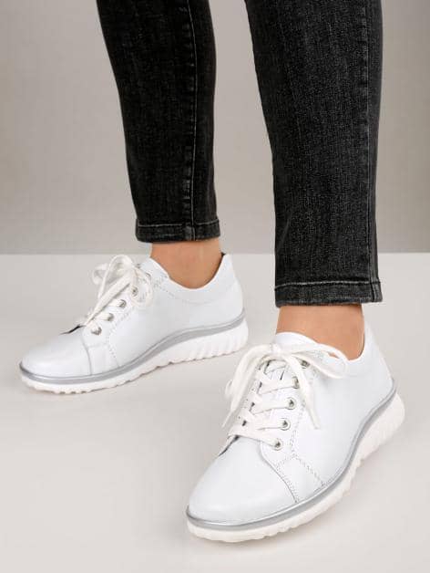 Schnürschuh
