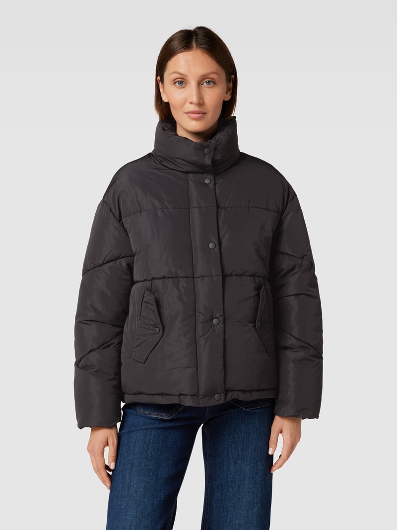 Steppjacke mit Stehkragen in schwarz