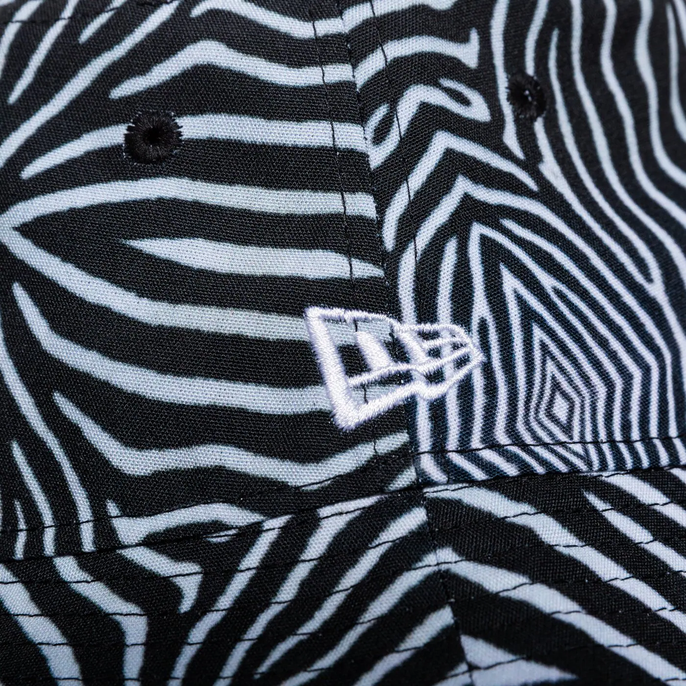 NEW ERA HUT WMNS ANIMAL TAPERED ZEBRA NEW ERA ZBR Schwarz