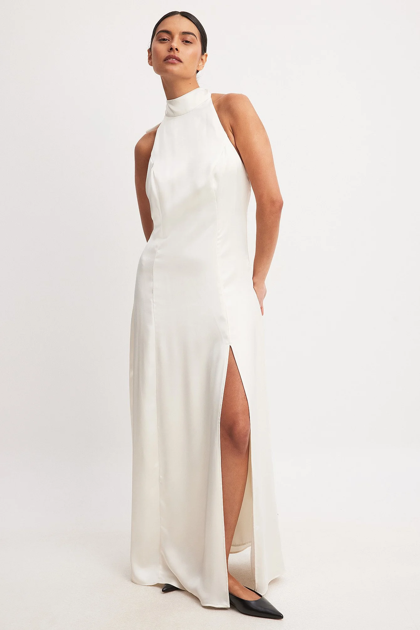 Neckholder-Maxikleid mit Schleifendetail