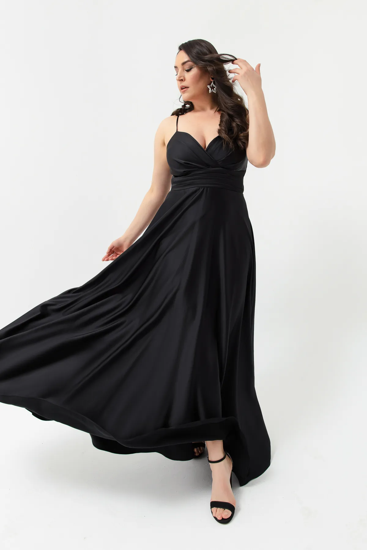 Lafaba  Langes Abendkleid und Abschlusskleid aus Satin für Damen in Übergröße mit schwarzem String-Träger