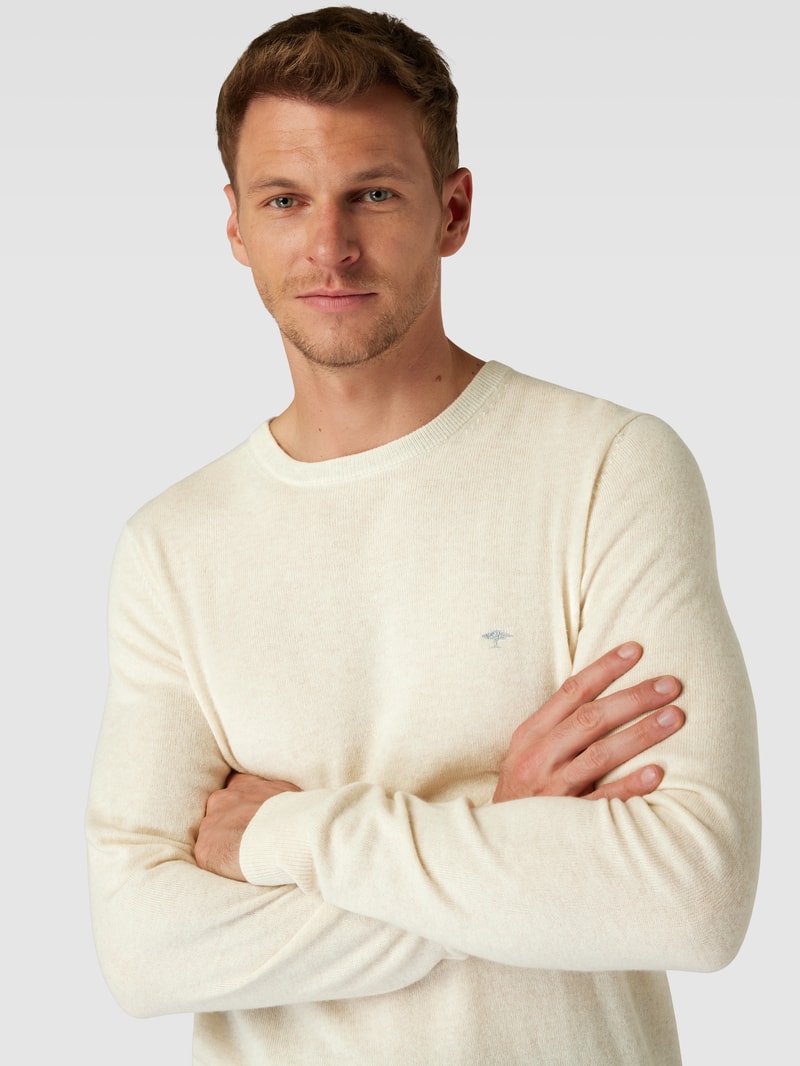 Strickpullover mit Rundhalsausschnitt in offwhite