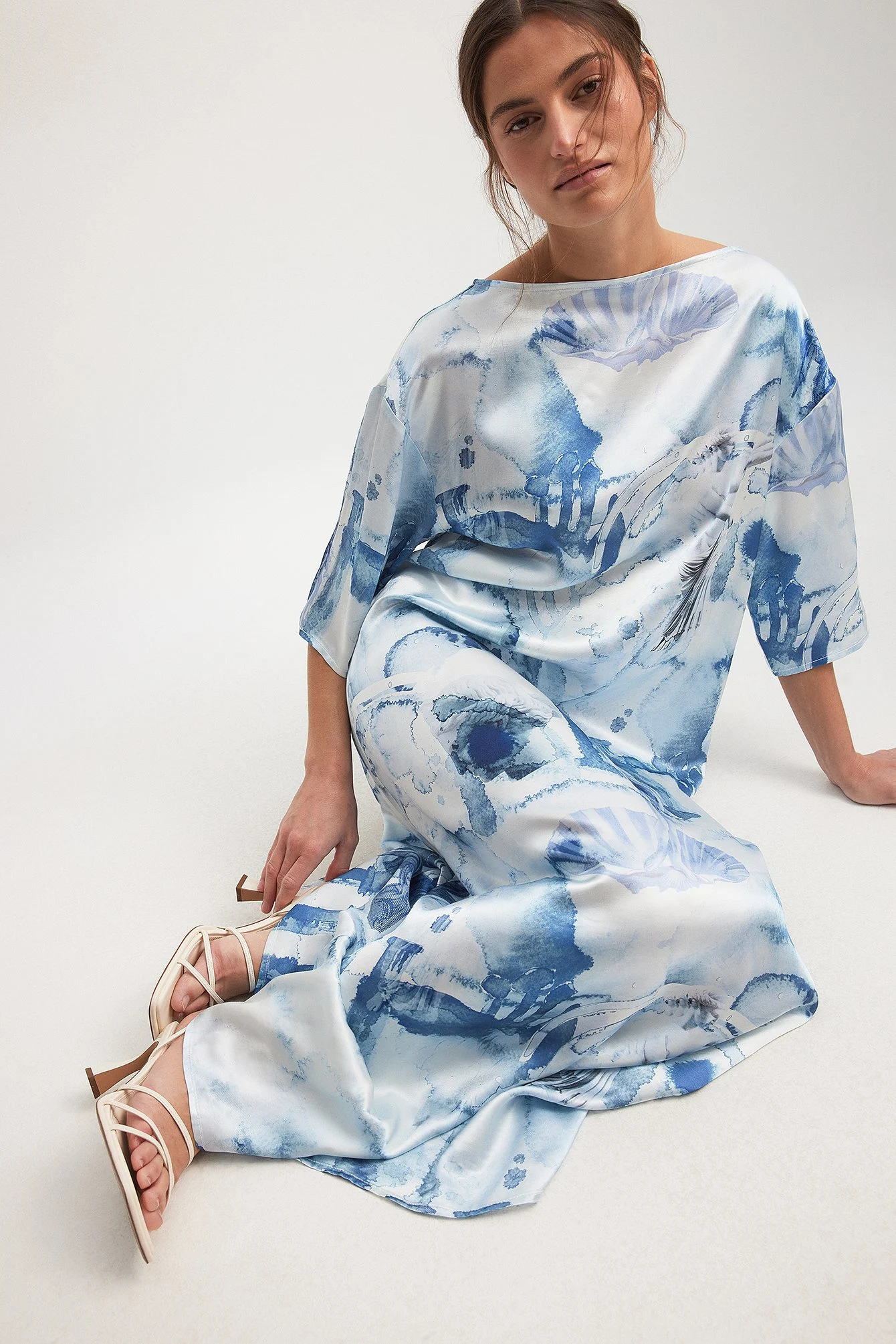Maxikleid mit Skulptur-Collagen-Print