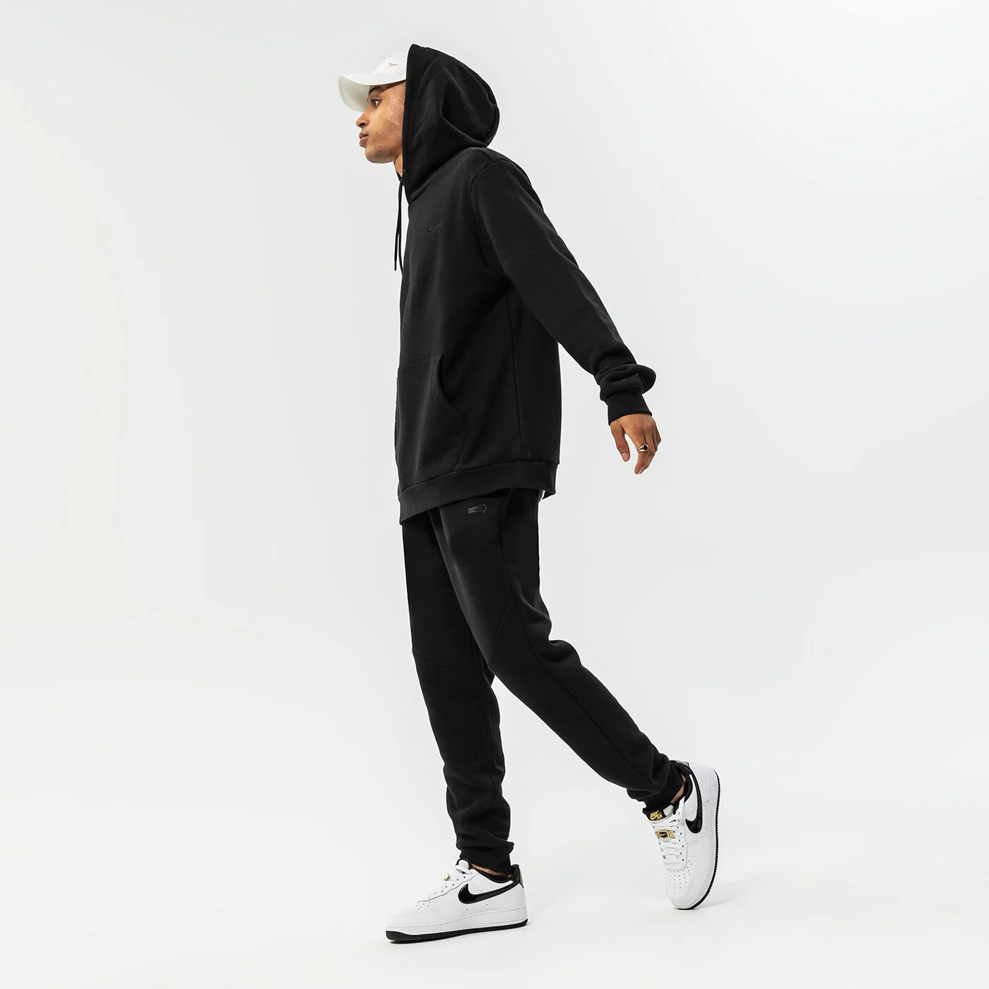 CONFRONT HOODIE HOODIE ESSENTIAL Schwarz
