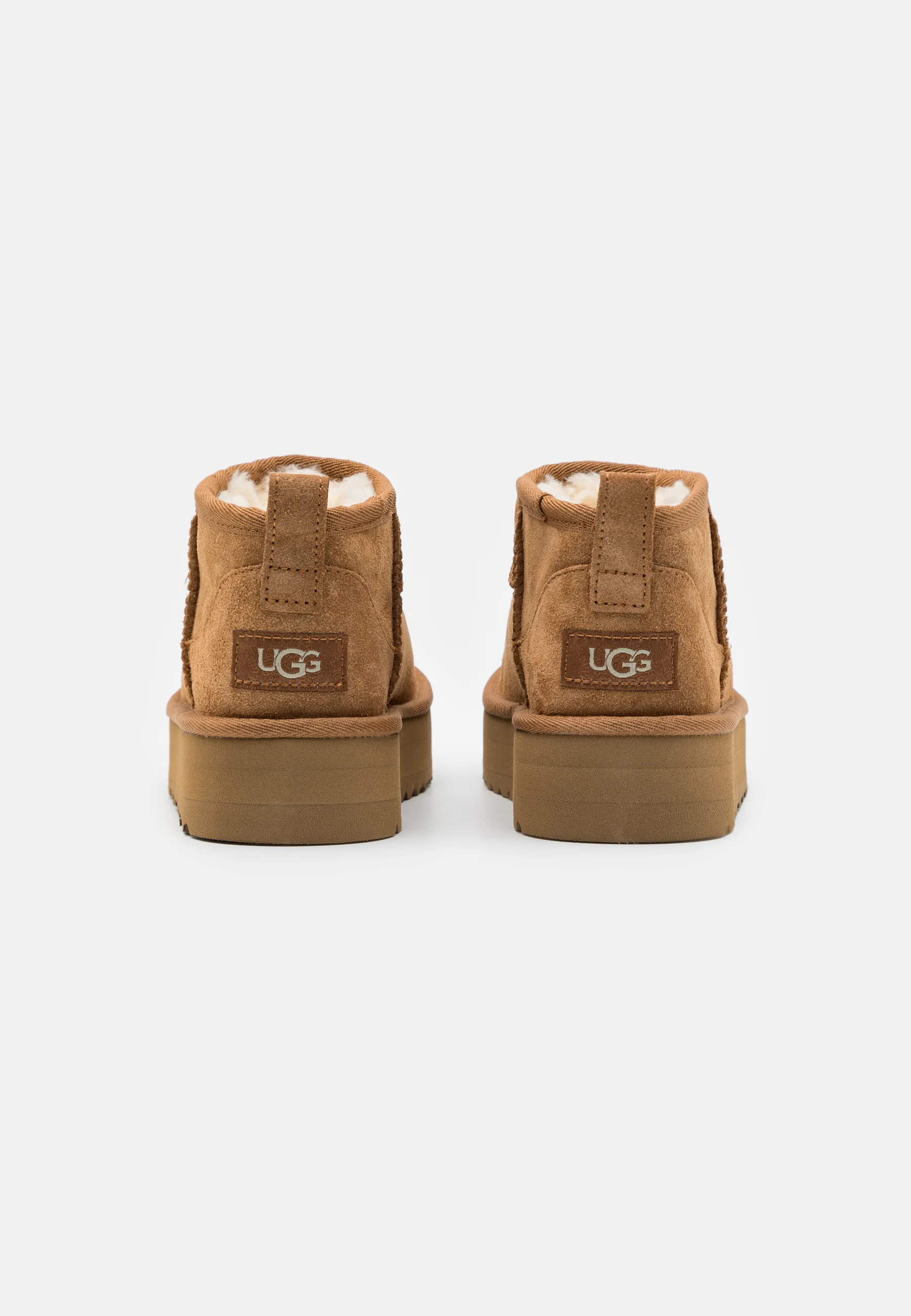 UGG CLASSIC ULTRA MINI PLATAFORMA UNISEX - Botines
