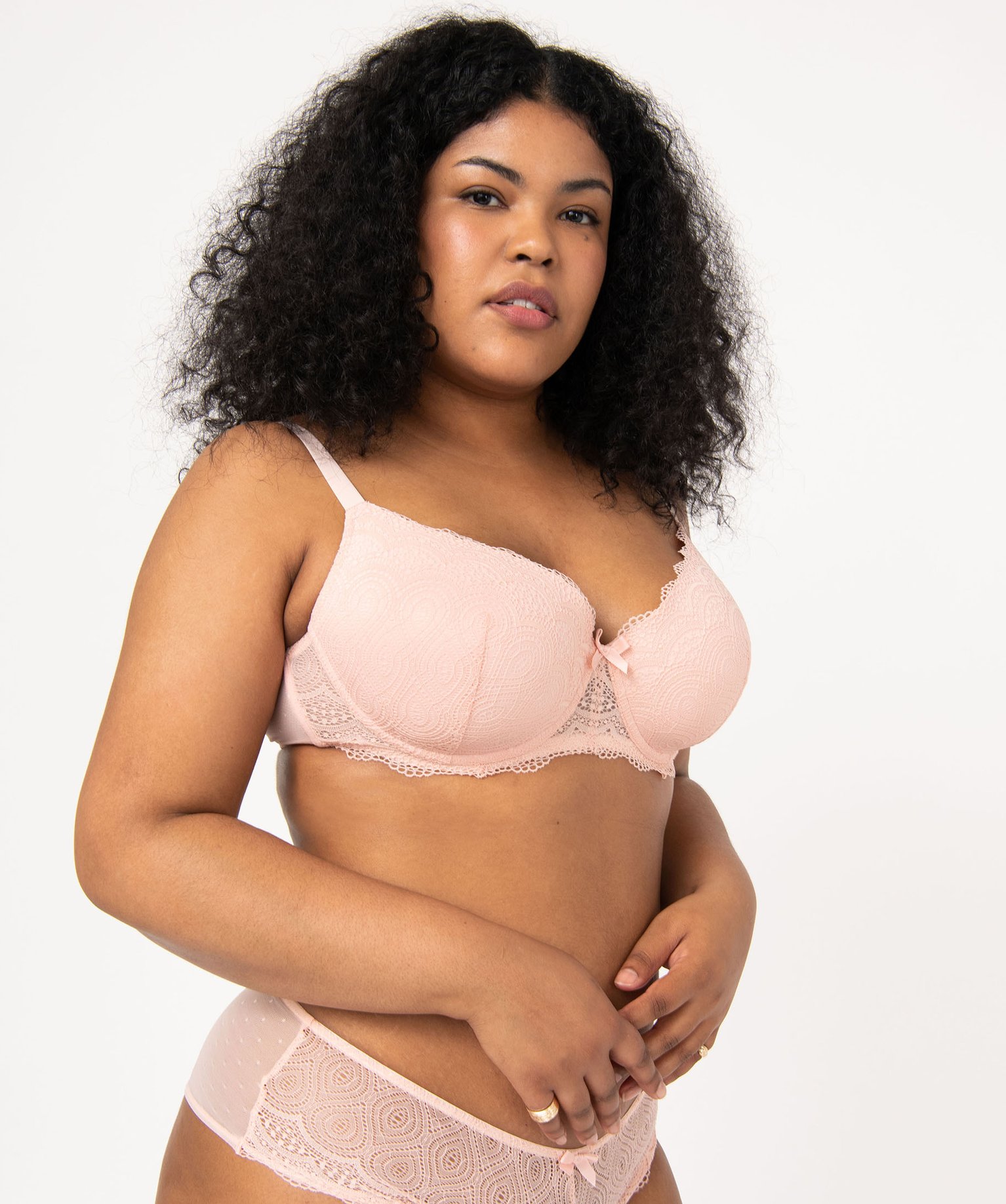 Soutien-gorge grande taille à armatures et coques fines rose | GEMO