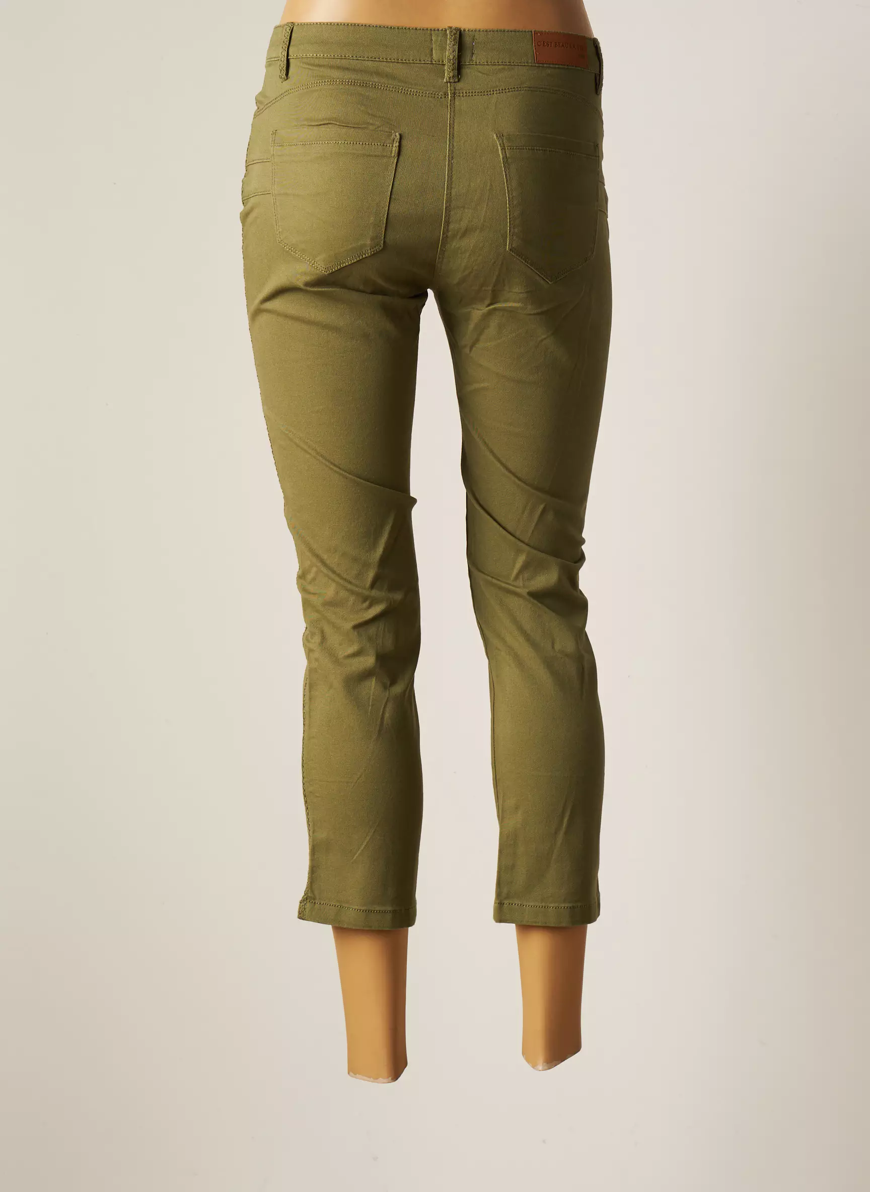 C Est Beau La Vie Pantacourts Femme couleur vert