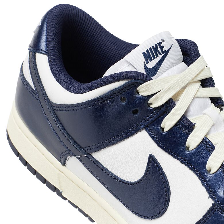 NIKE Wmns Dunk Low PRM 