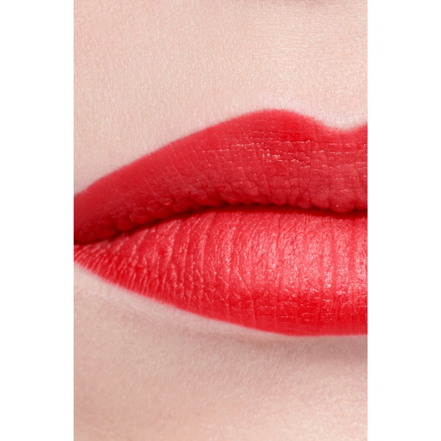 CHANEL LUMINOUS VELVET RED