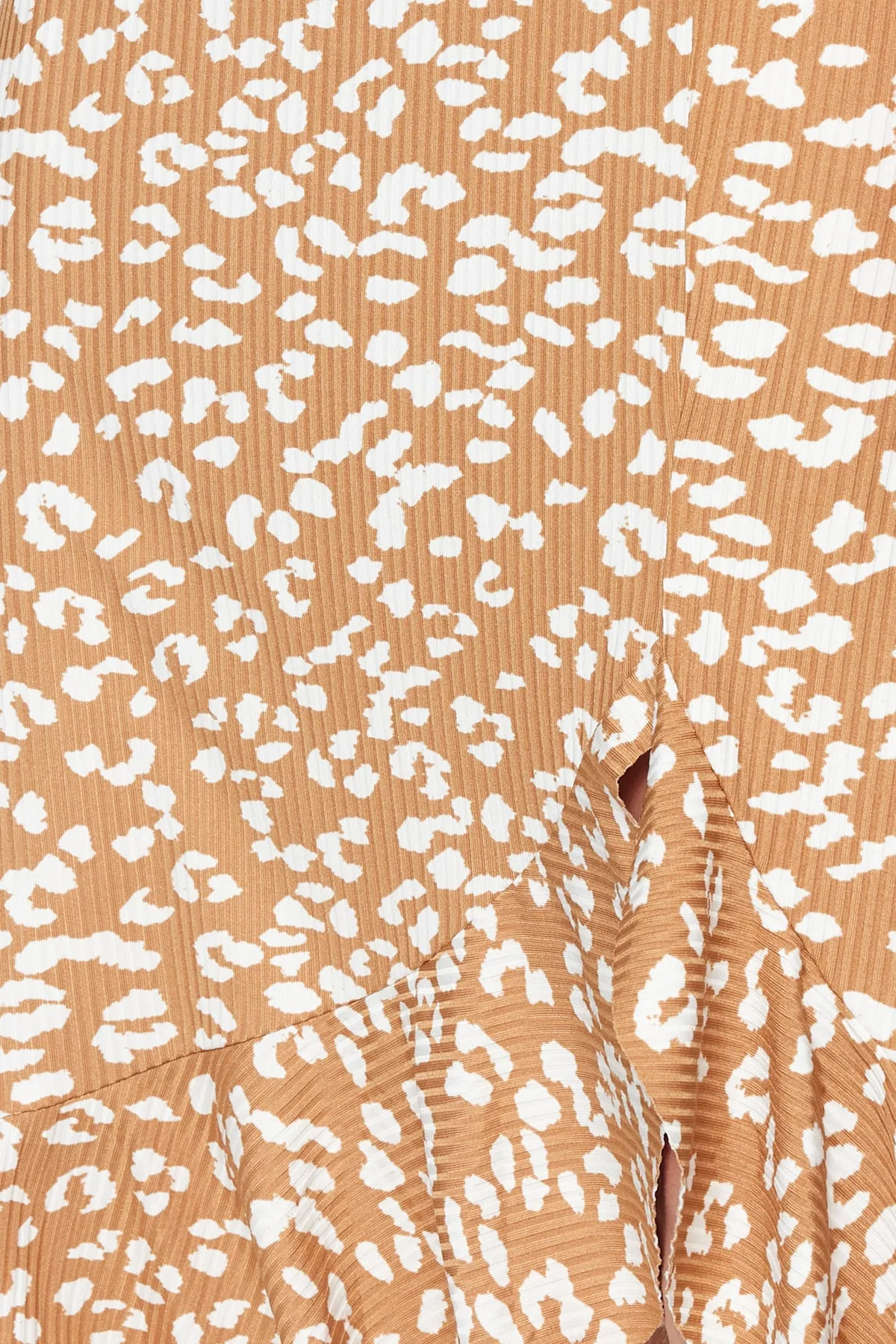 Trendyol Collection  Beiger Midirock aus Stretch-Strick mit Animalprint, hoher Taille, Raffung und Volant TWOSS21ET0029