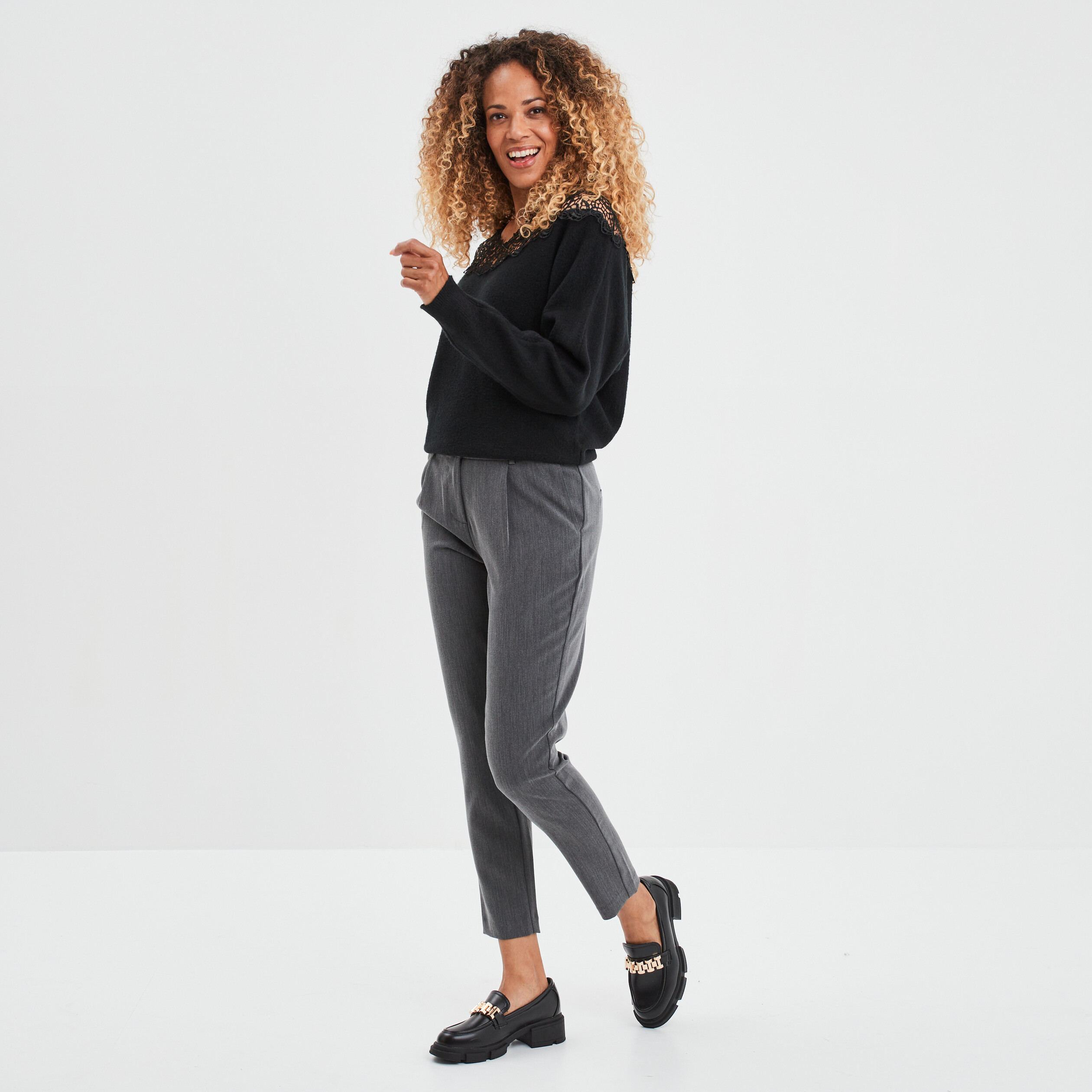Pantalon carotte ceinturé 7 8ème gris foncé femme | La Halle