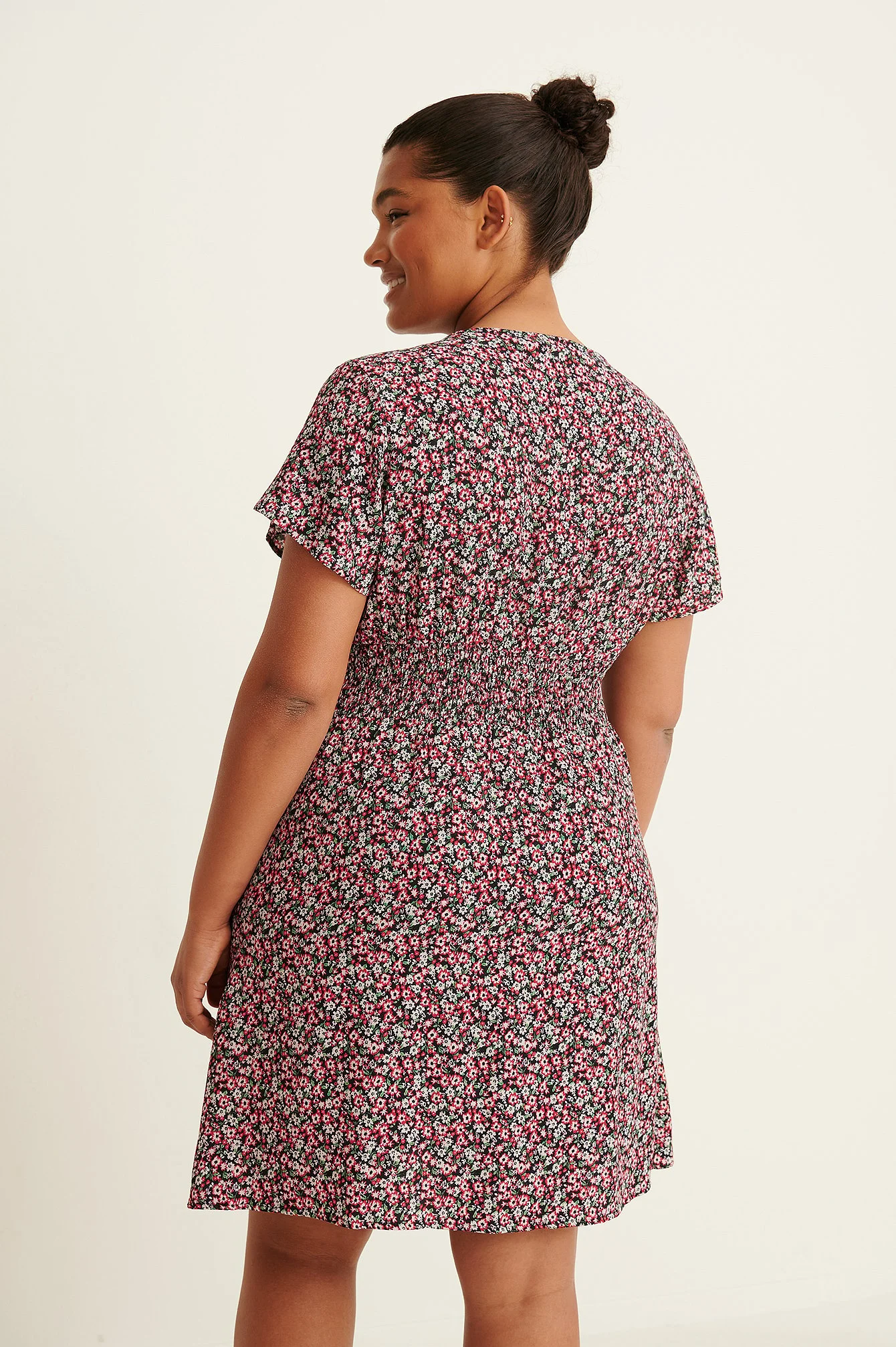 Minikleid mit Knöpfen