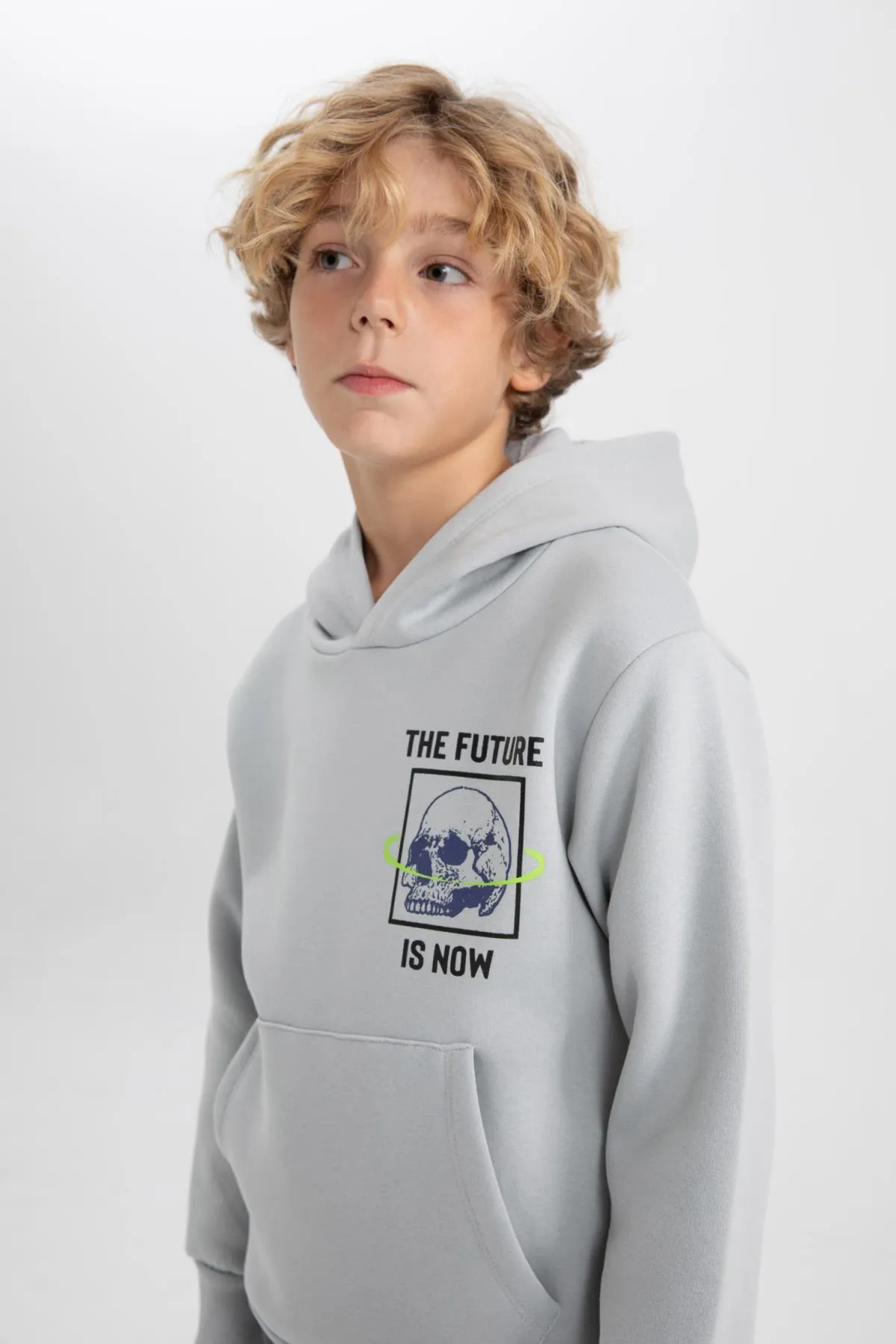 DeFacto  Dickes Kapuzen-Sweatshirt mit regulärer Passform für Jungen