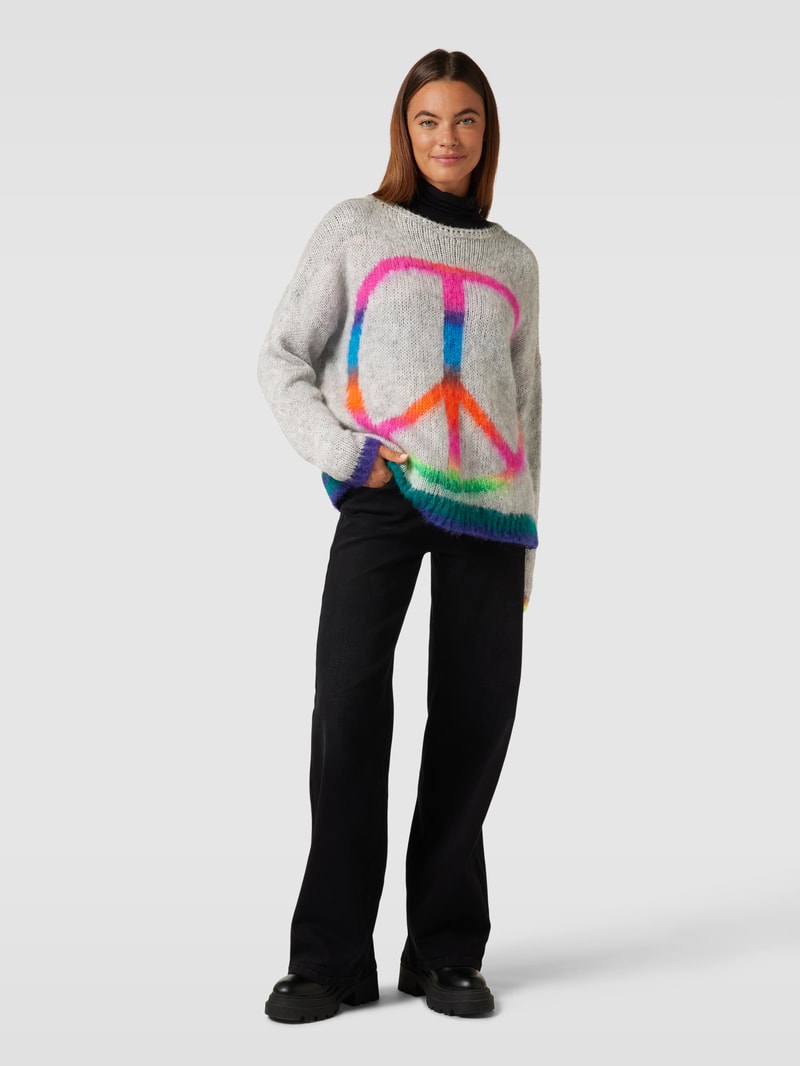 Strickpullover mit überschnittenen Schultern Modell 'PEACE' in hellgrau meliert
