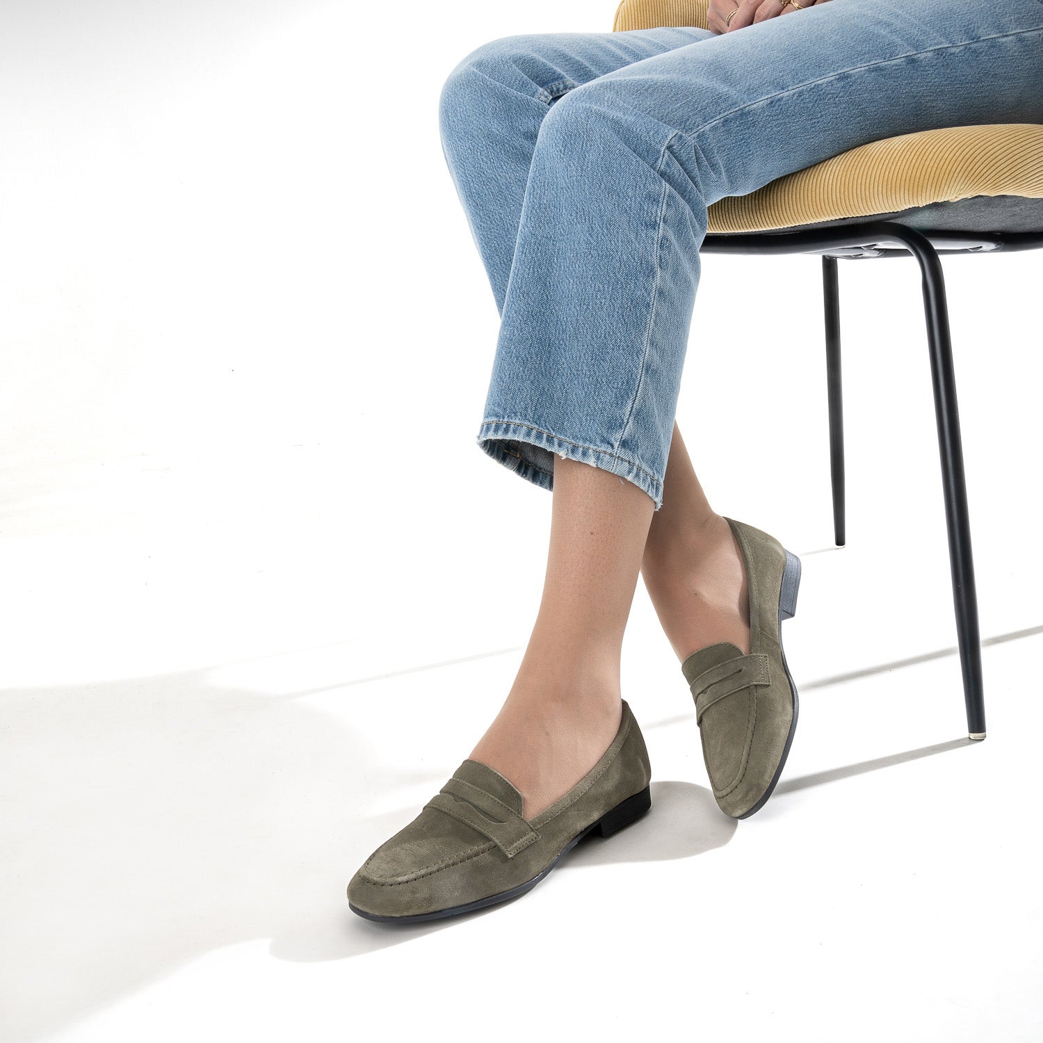 Mocassin kaki en cuir velours