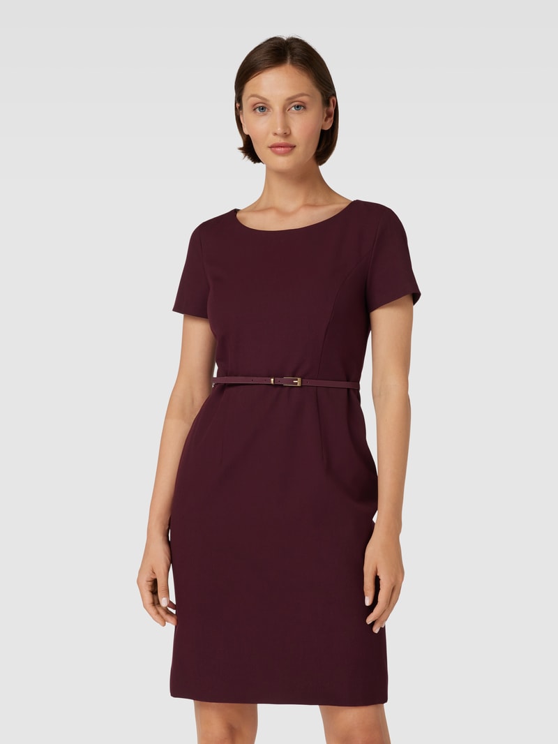 Knielanges Kleid mit Taillengürtel in bordeaux rot