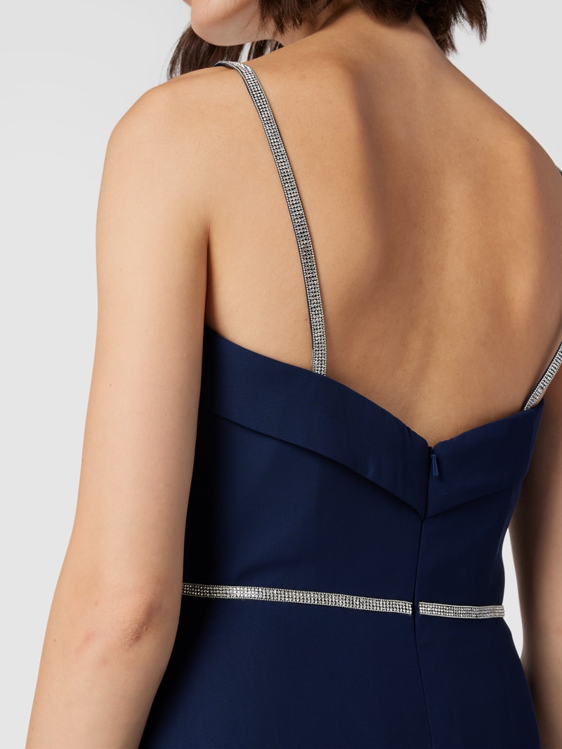 Abendkleid mit Ziersteinen in dunkelblau