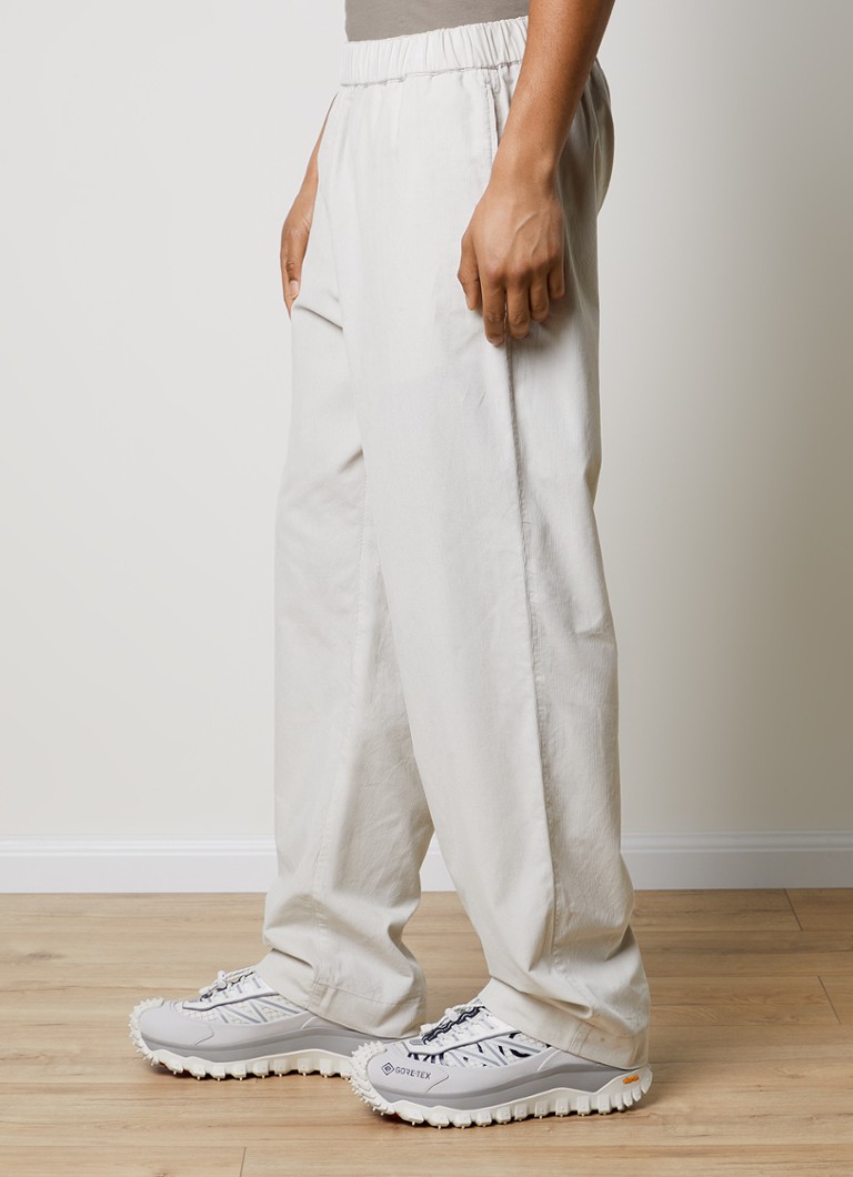 Pantaloni din catifea reiată Moncler pentru bebeluși cu picior larg