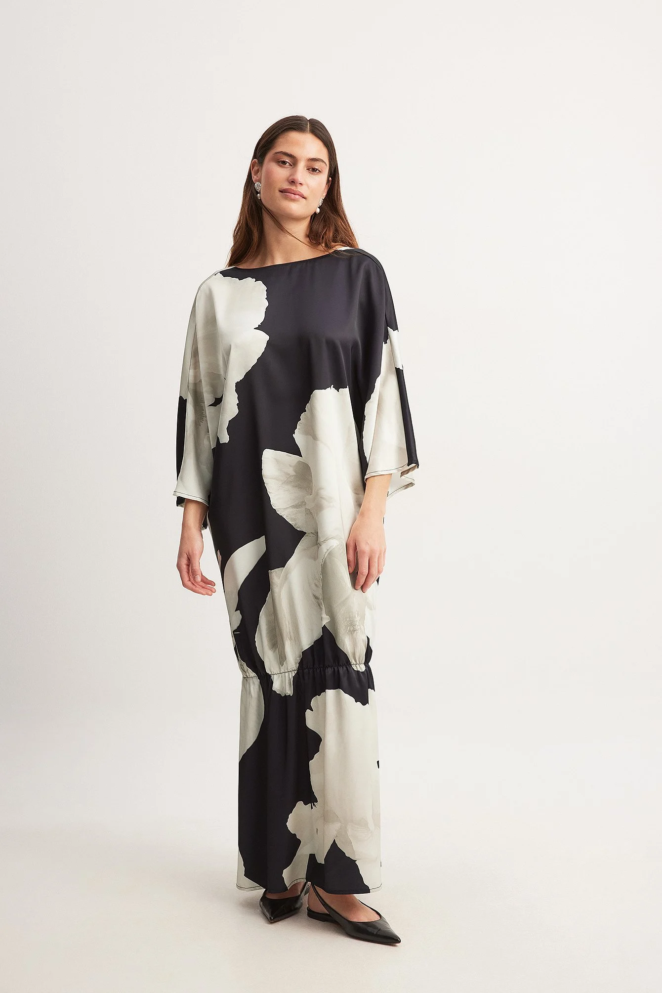 Bedrucktes Midikleid mit offenem Rücken