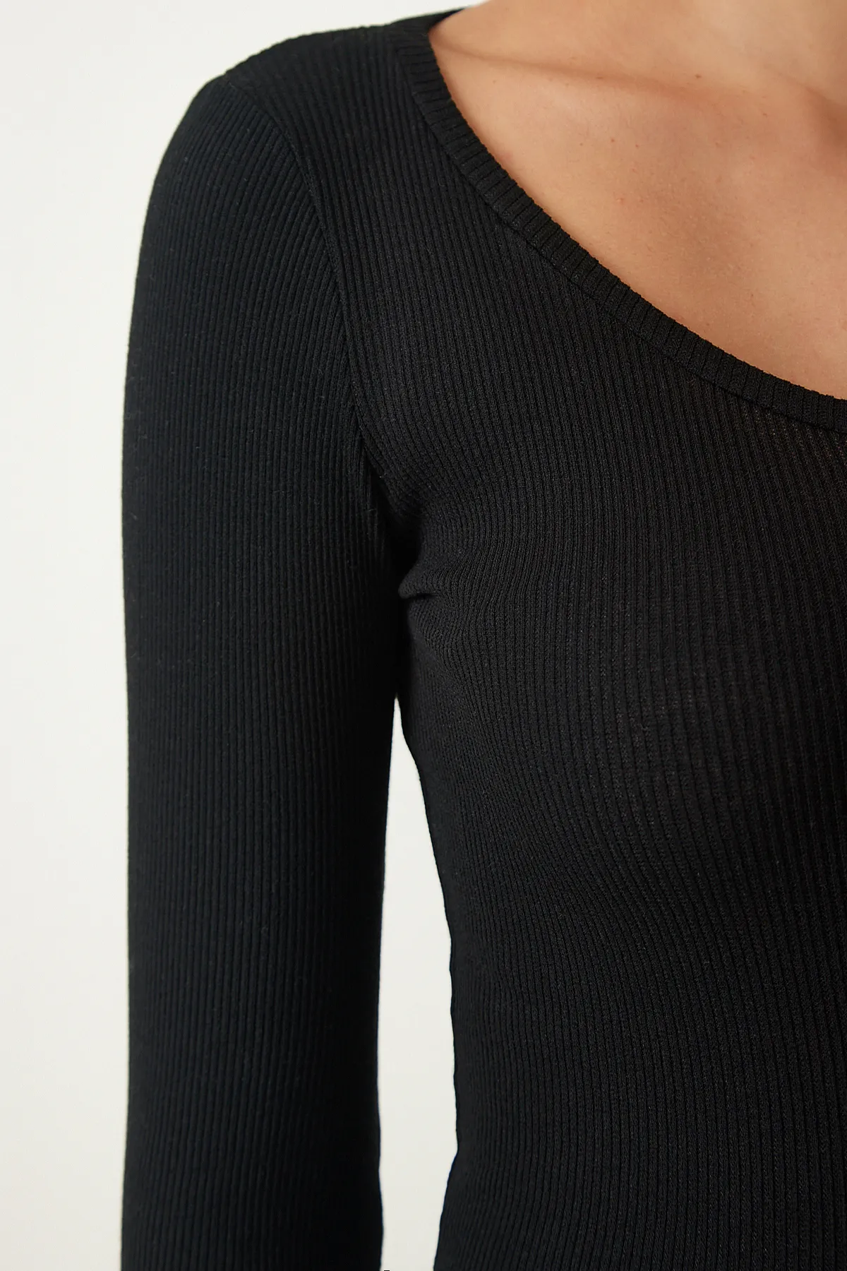 Happiness İstanbul  Schwarz-weiße Damen-Strickbluse mit V-Ausschnitt im 2er-Pack GT00058