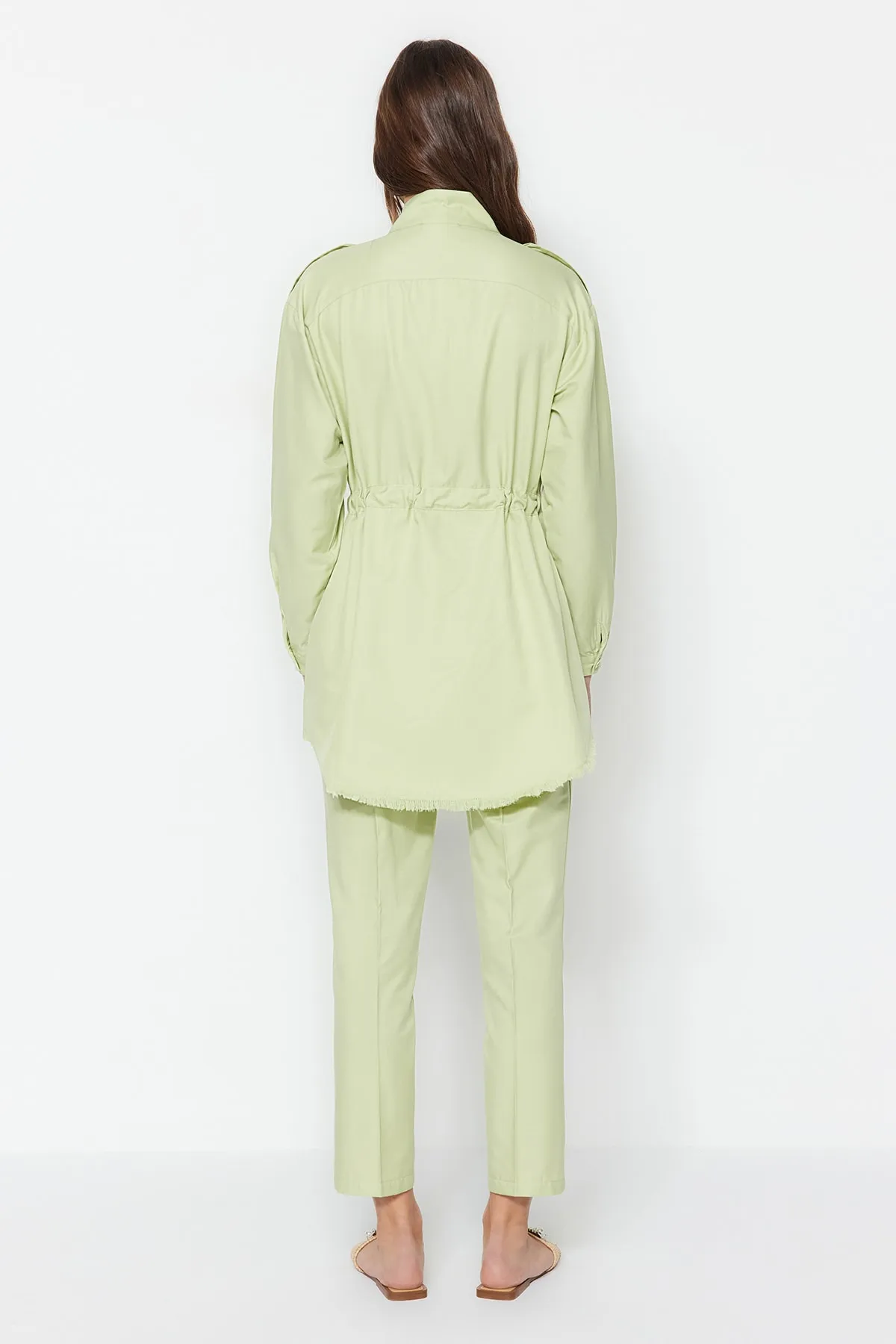 Trendyol Modest  Grünes gewebtes Hemd-Hosen-Set mit Taillenschnürung TCTSS23US00088