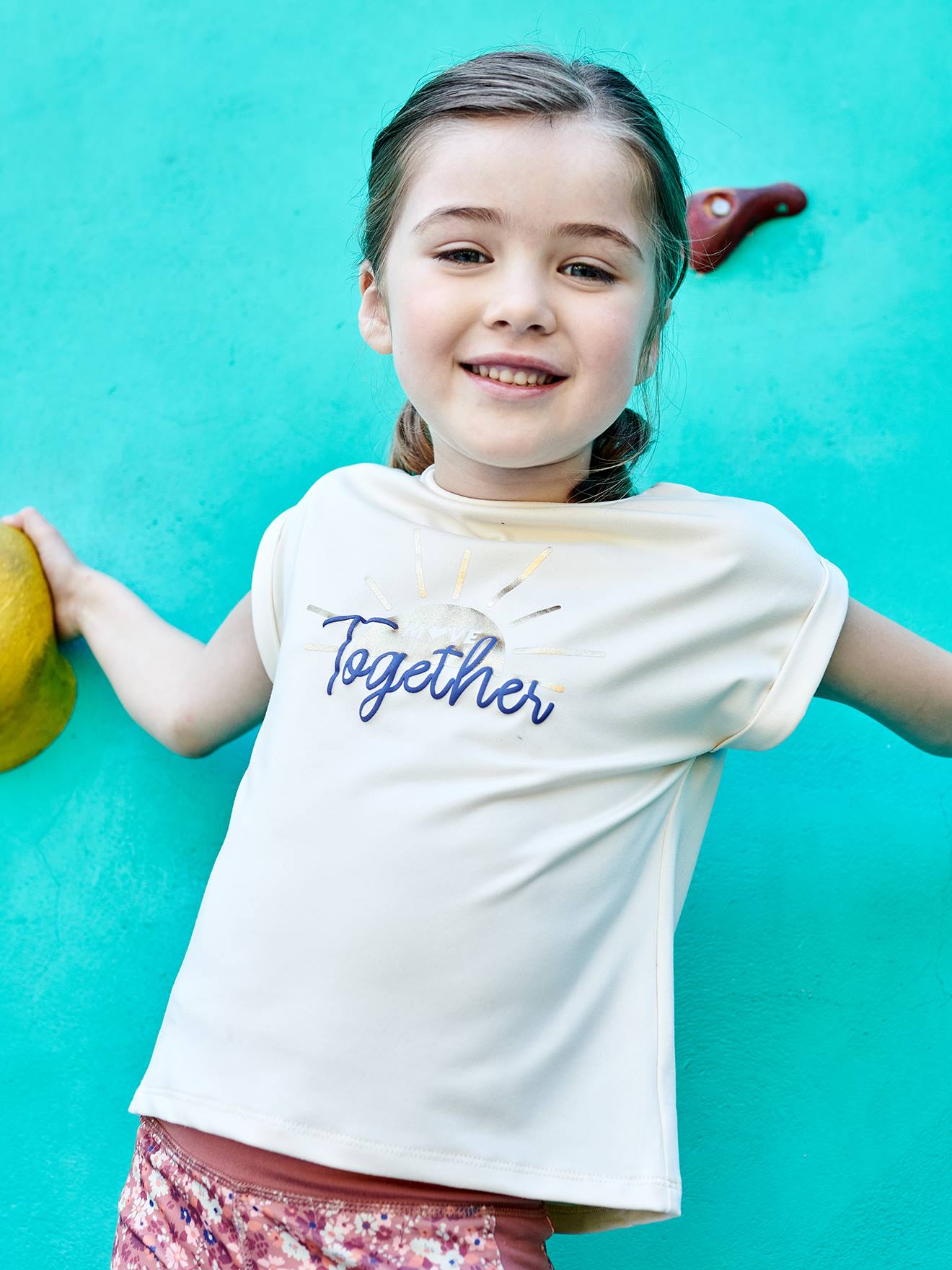 Ensemble de sport t-shirt et corsaire fille motif 