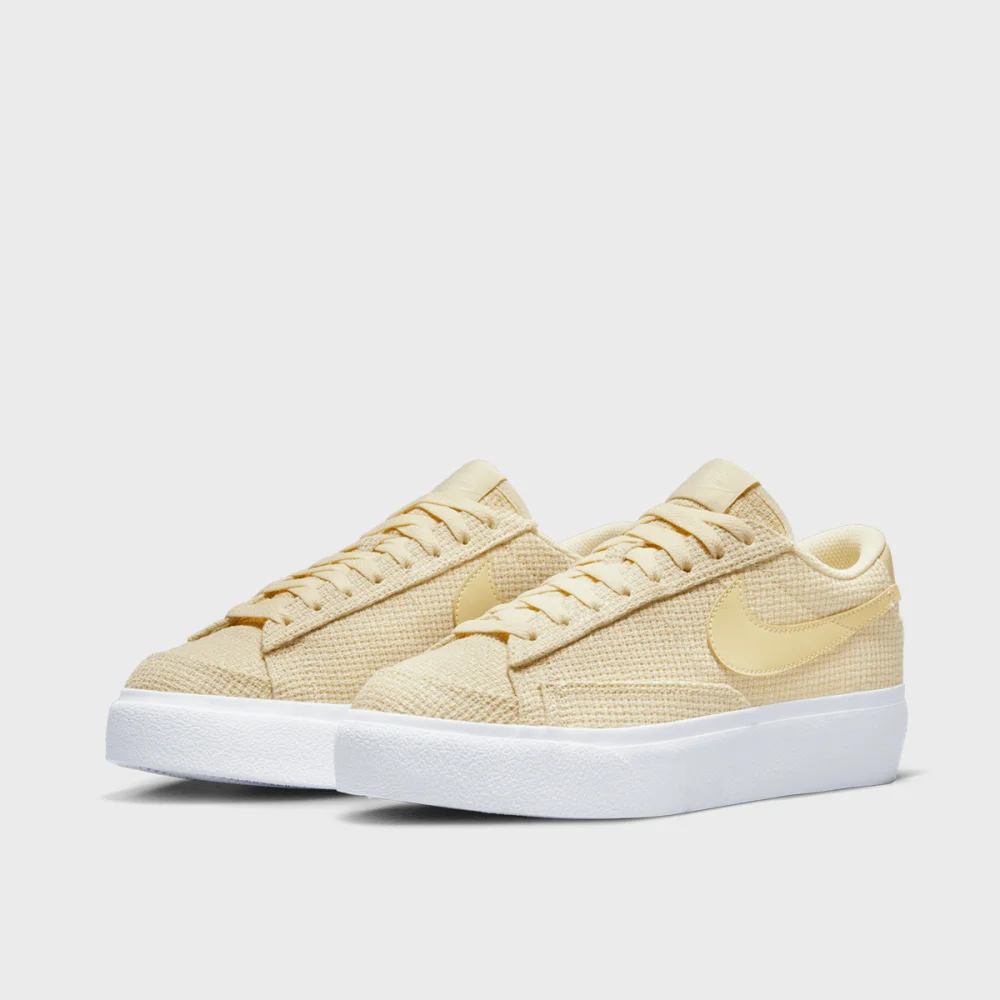 Nike Blazer Low Platform DN0744-700 / gelb