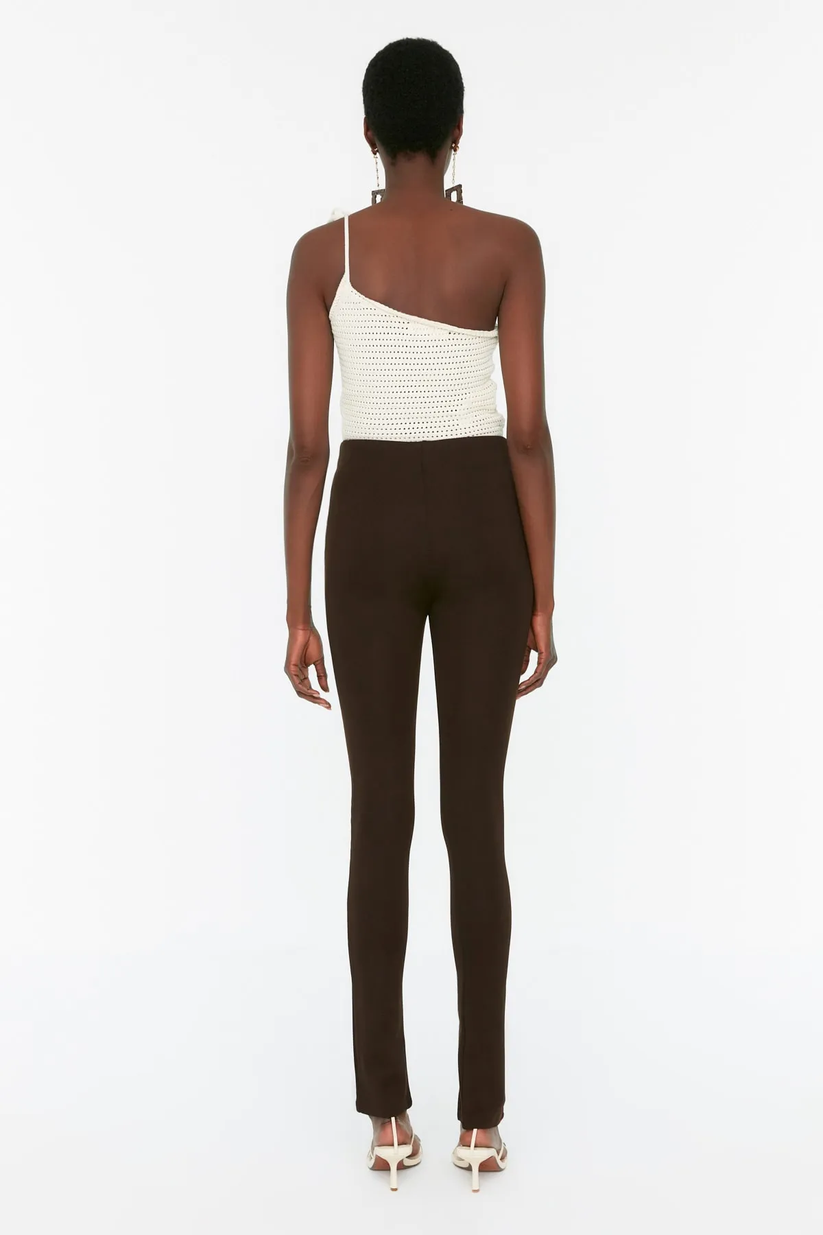 Trendyol Collection  Braune Interlock-Strick-Leggings mit hoher Taille und geschlitzten Beinen TWOAW21PL0263