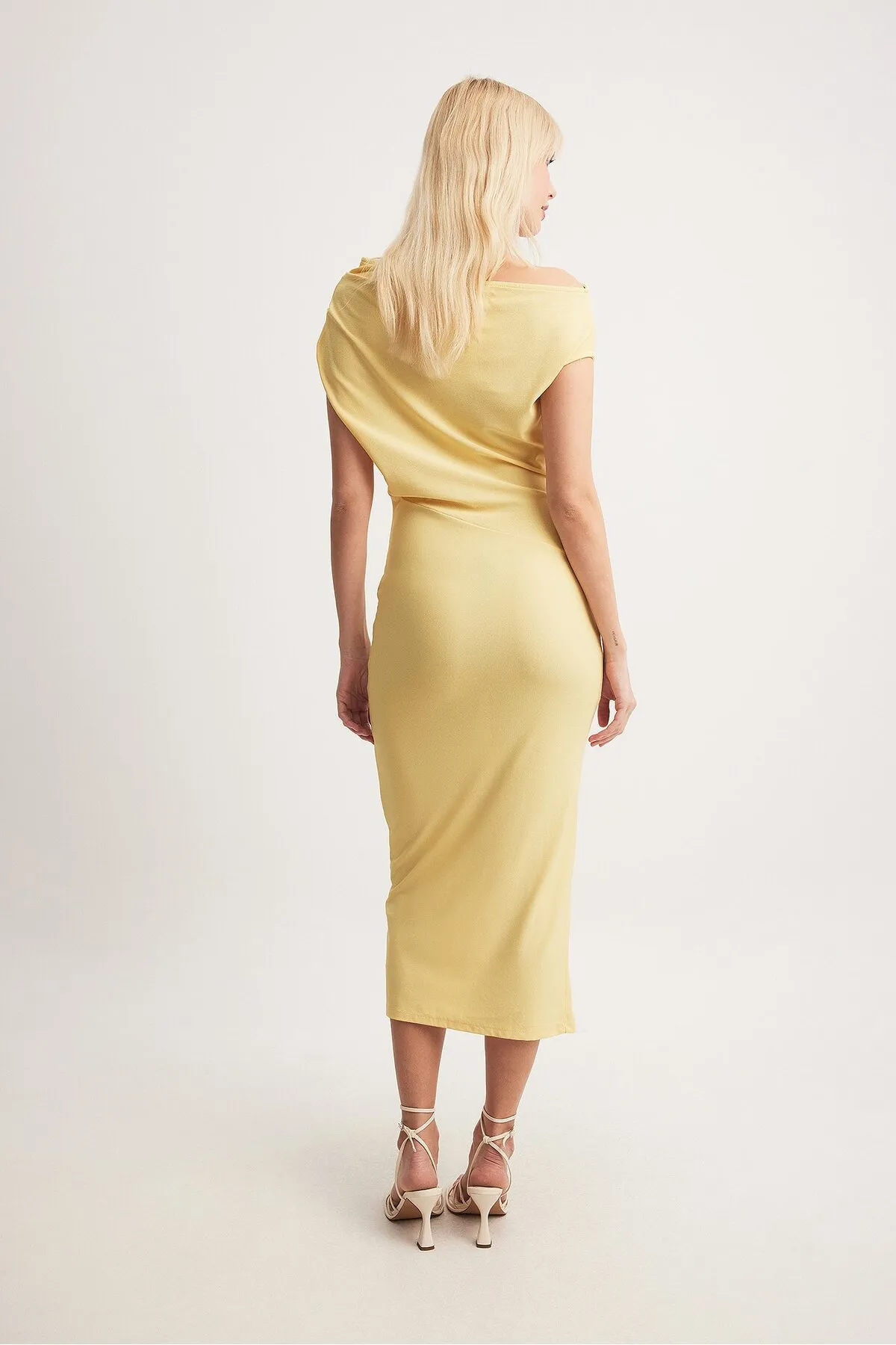 NA-KD  Schulterfreies Jerseykleid