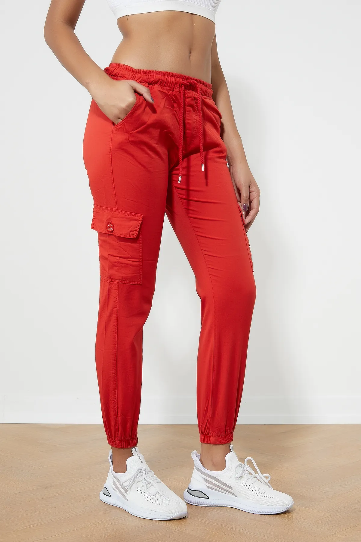 Tonny Black  Damen-Hose mit rotem Taillenbein und elastischem Bein TBG001