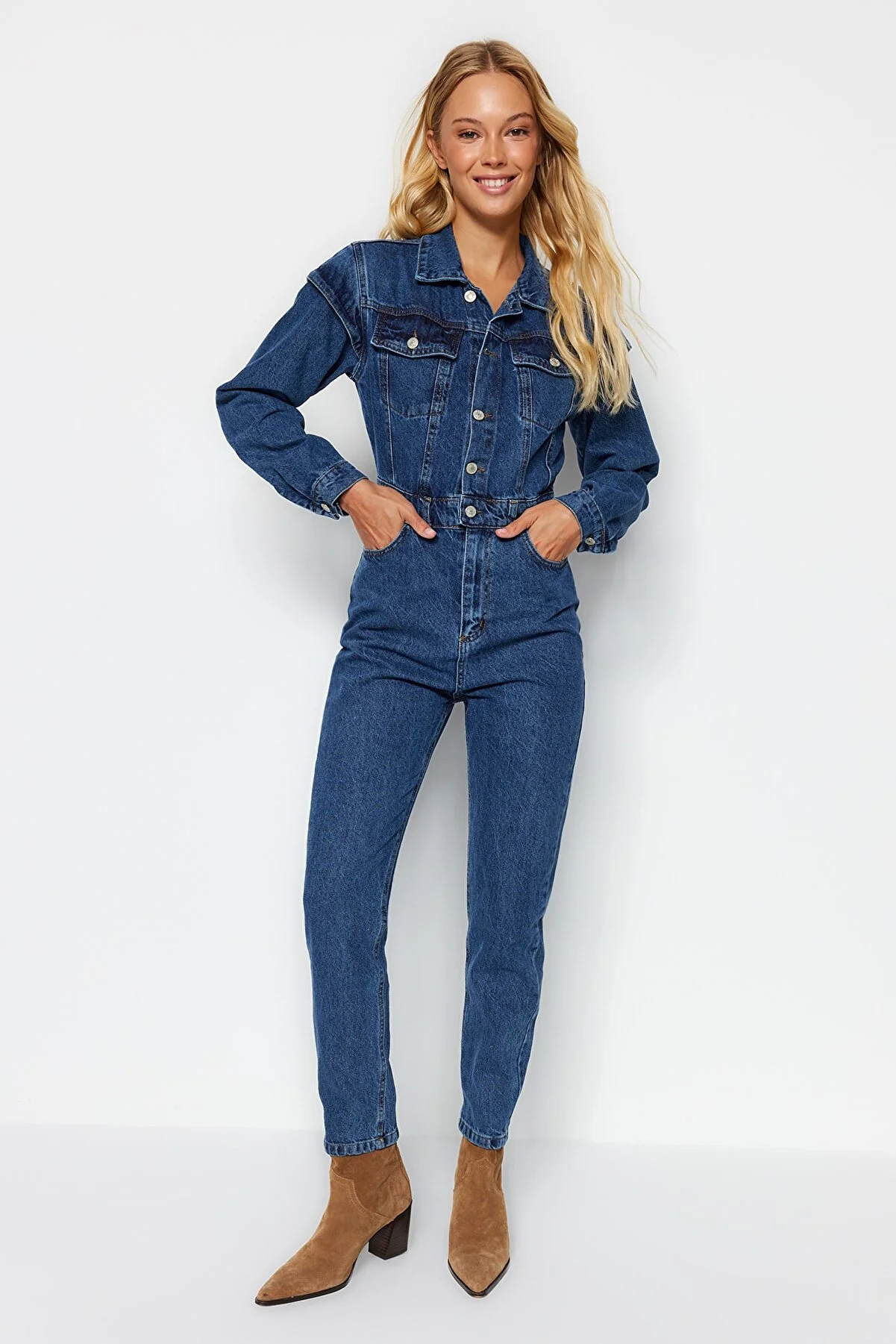 Trendyol Collection  Jeans-Overall mit Indigo-Nähten in limitierter Auflage TWOAW22TU0040