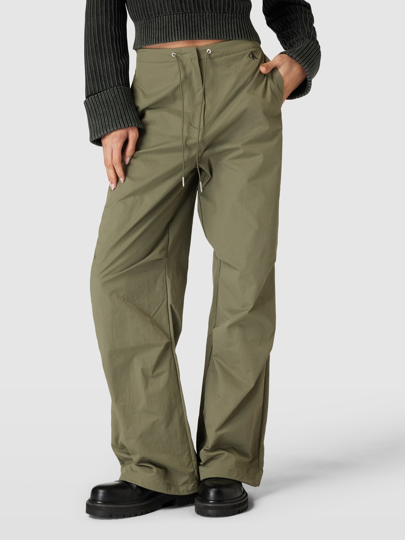 Loose Fit Cargohose mit Kordelzug in olivgrün