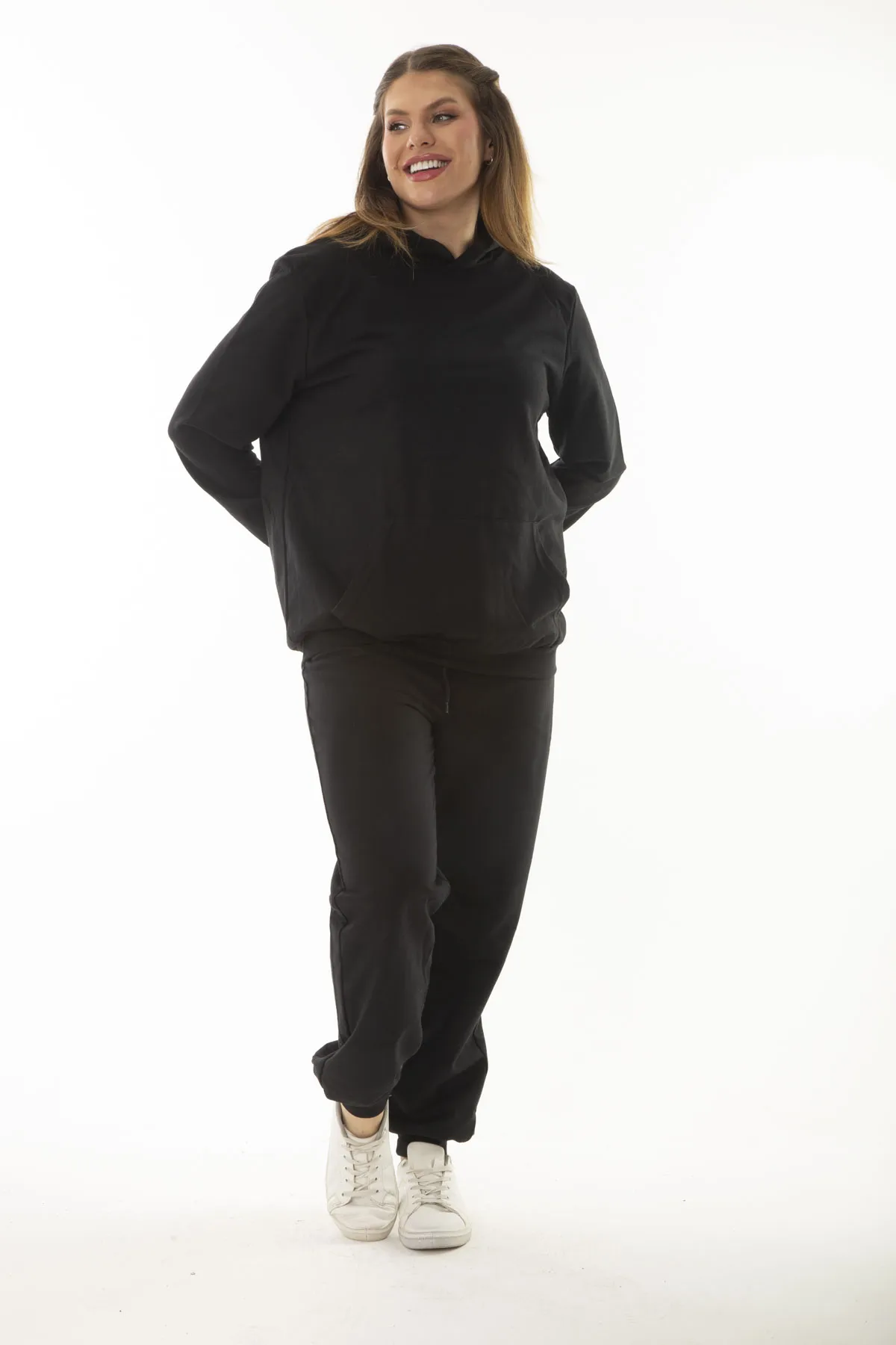Şans  Schwarzer Damenanzug mit Kängurutasche und Kapuzen-Sweatshirt in großer Größe, geknöpft, Anzug 65N37053