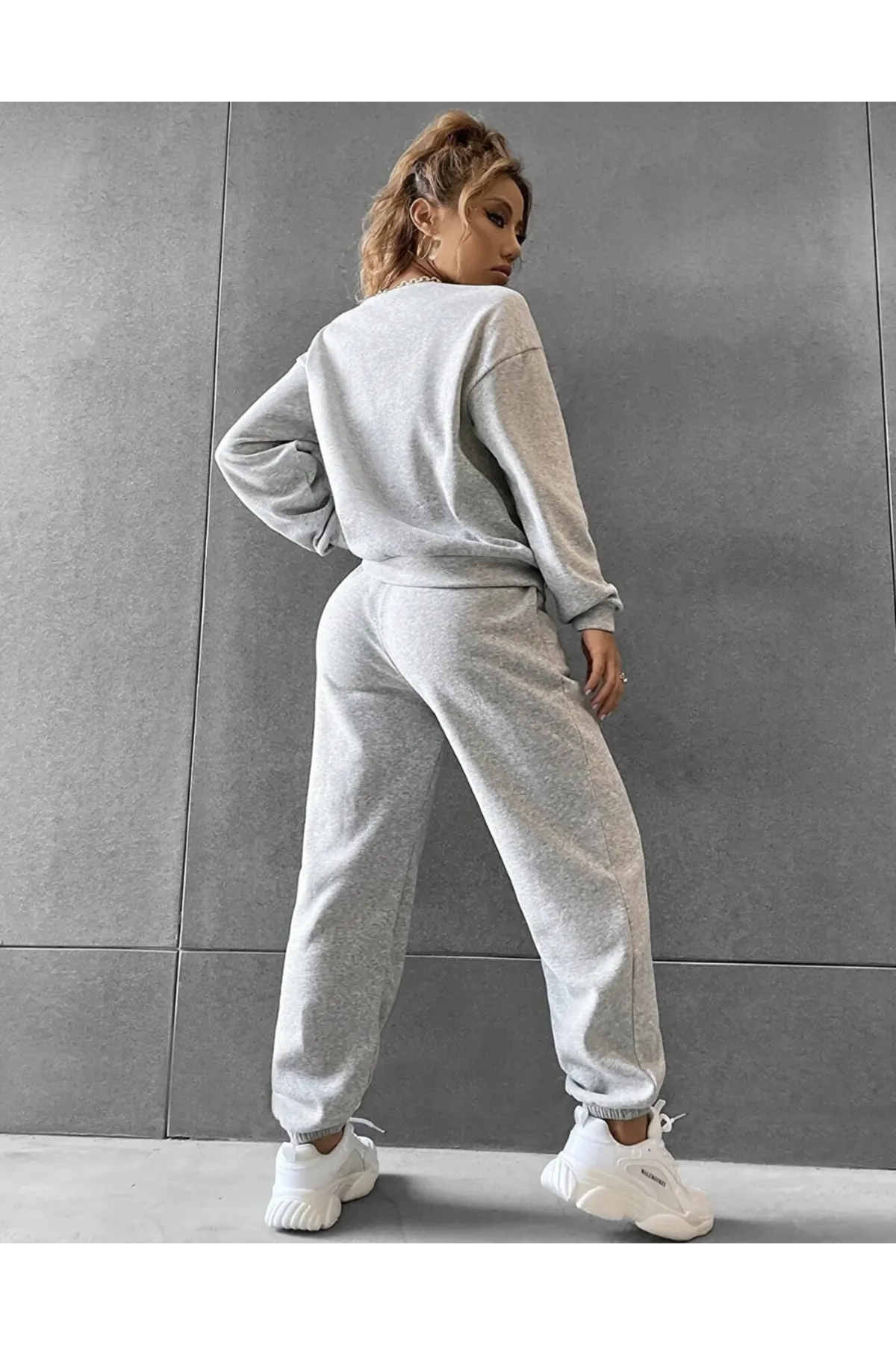 My Blog  Grauer Oversize-Sweatshirt-Jogger-Trainingsanzug