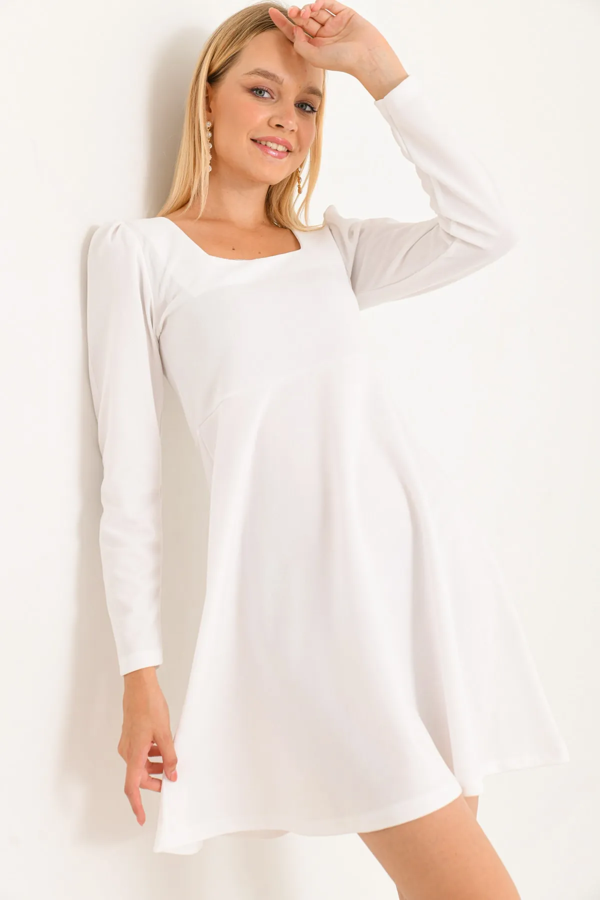 VOLT CLOTHİNG  Damen-Minikleid mit quadratischem Ausschnitt und langen Ärmeln