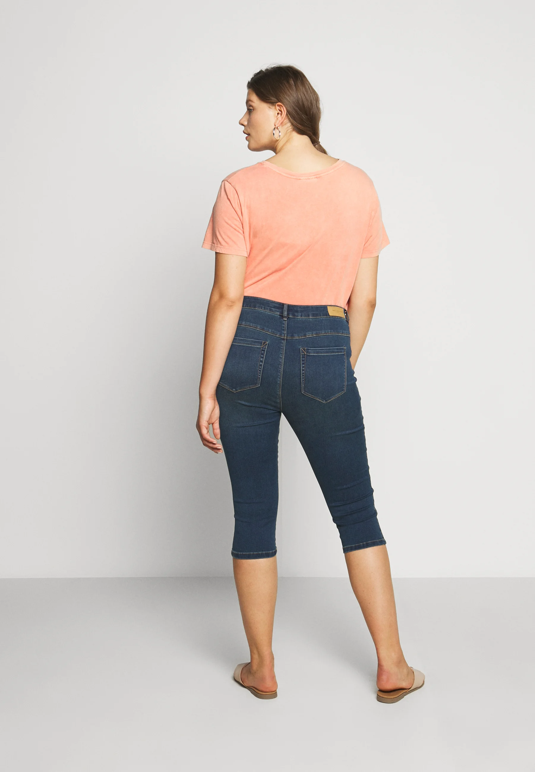 SOLO CARMAKOMA CARAUGUSTA LIFE KNICKERS - Pantalones cortos vaqueros