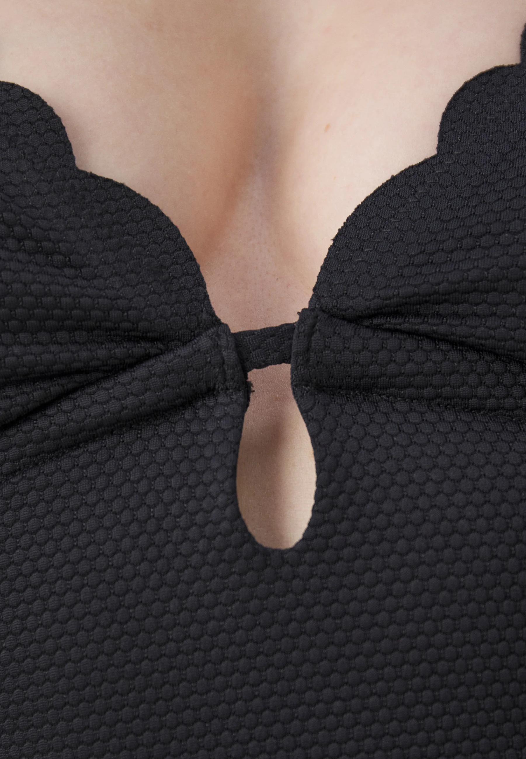 Hunkemöller SCALLOP SHAPING TANKINI - Top de bikini