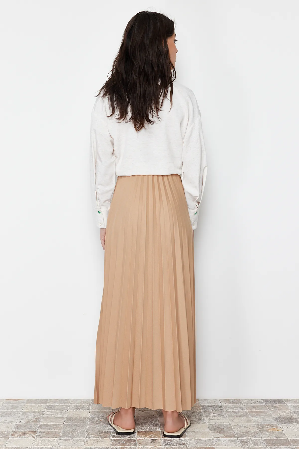 Trendyol Modest  Beigefarbener, plissierter Strickrock TCTSS24EE00005