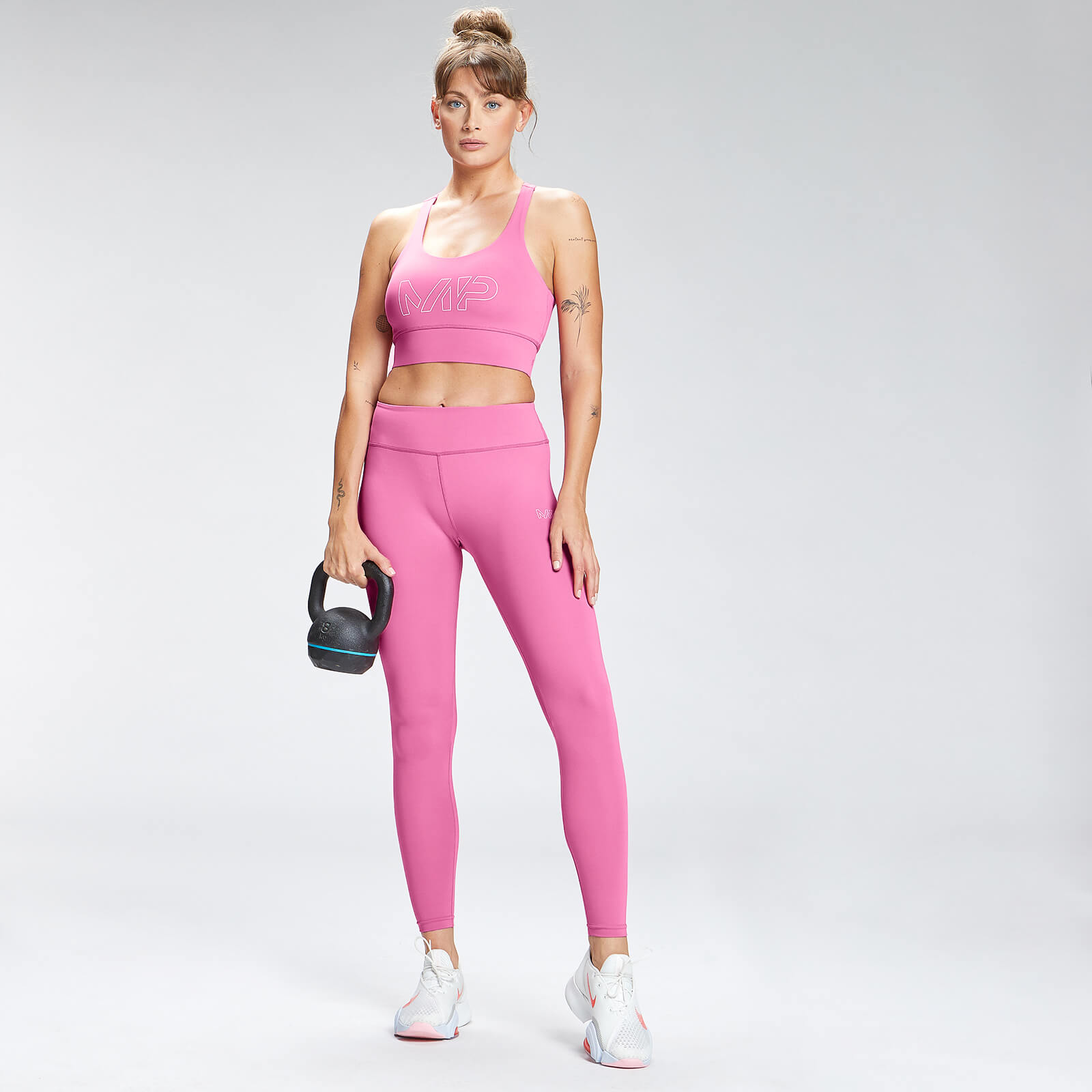 Brassière de sport à imprimé répétitif MP Mark Graphic Training pour femmes – Rose