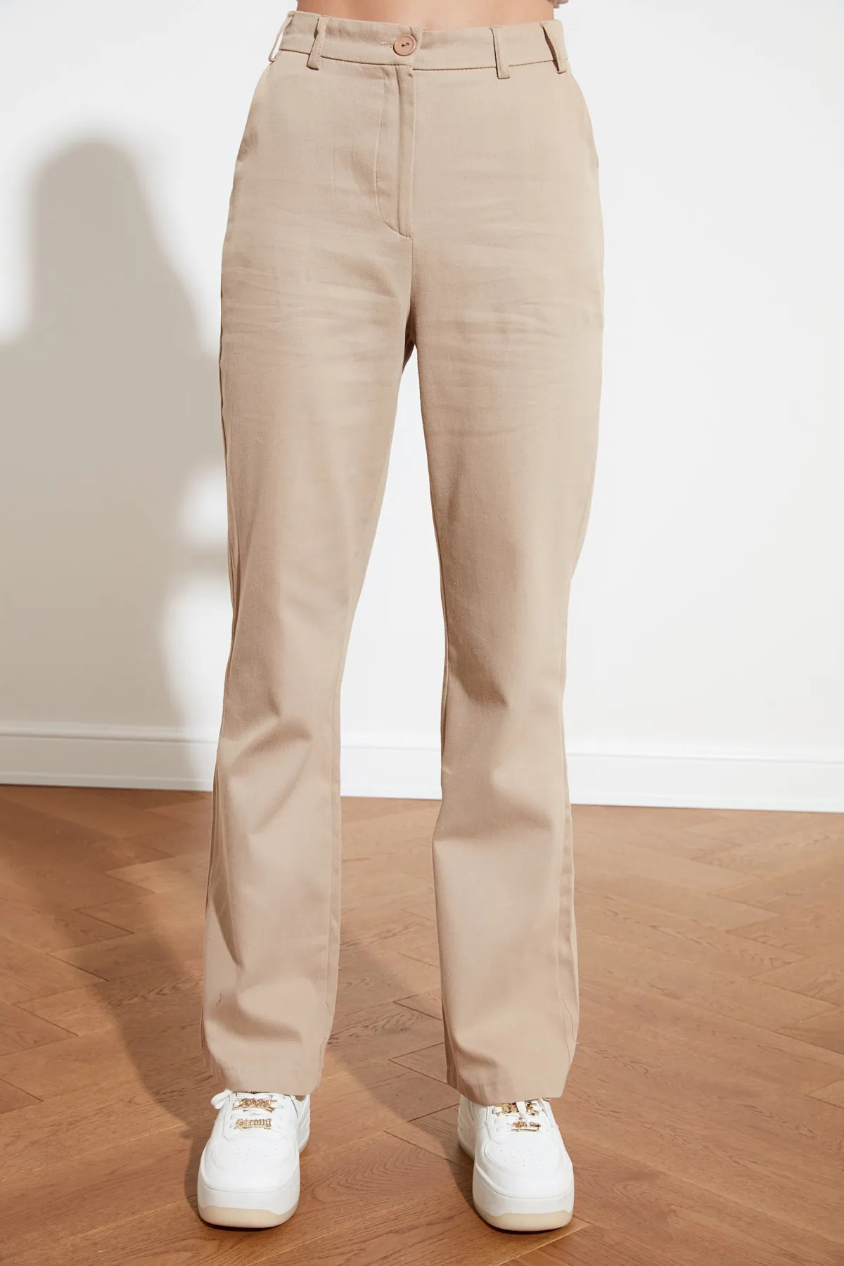 Trendyol Collection  Beige gewebte Hose mit weitem Bein TWOSS21PL0109